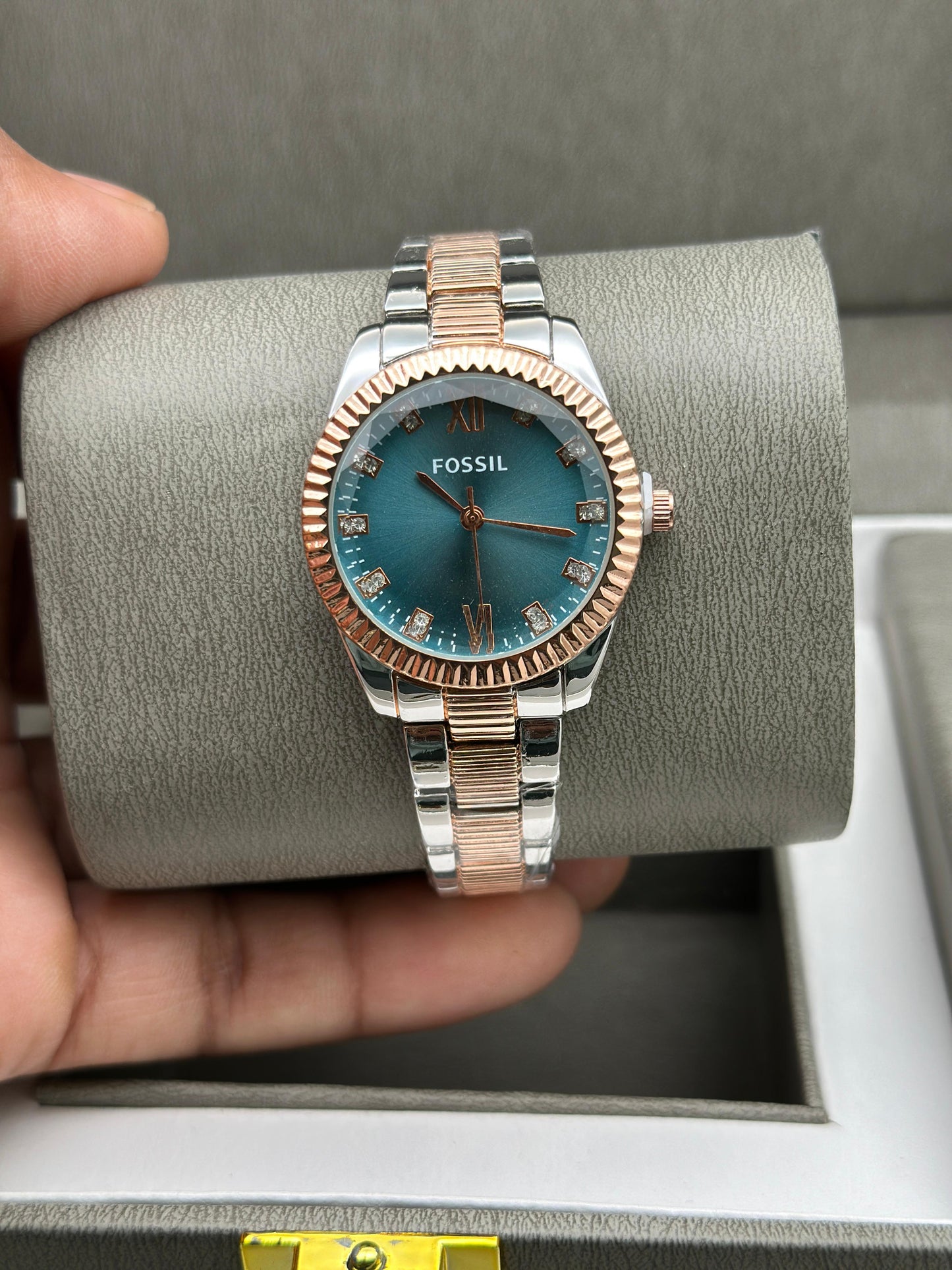 FOSSIL LADIES WATCH
