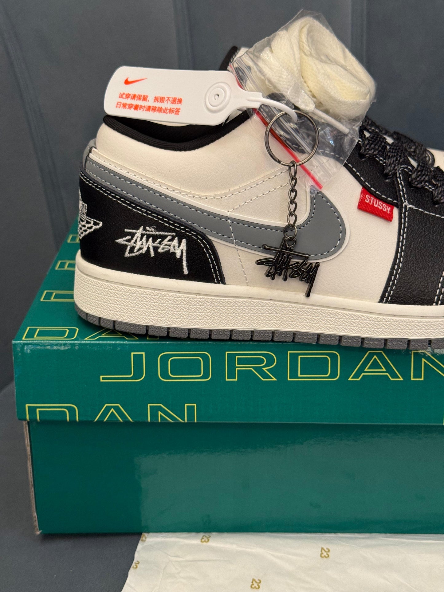 AIR JORDANS RETRO 1 X STUSSY BLACK GREY