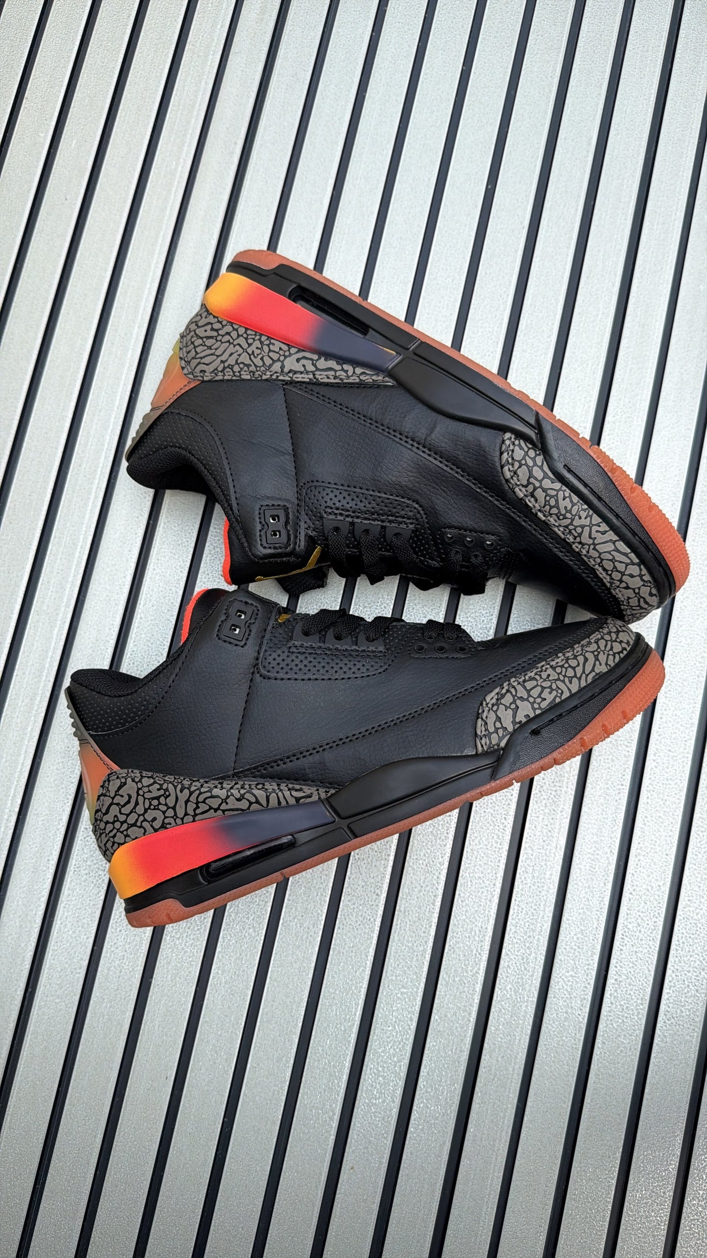 JORDAN  RETRO 3 BALVIN