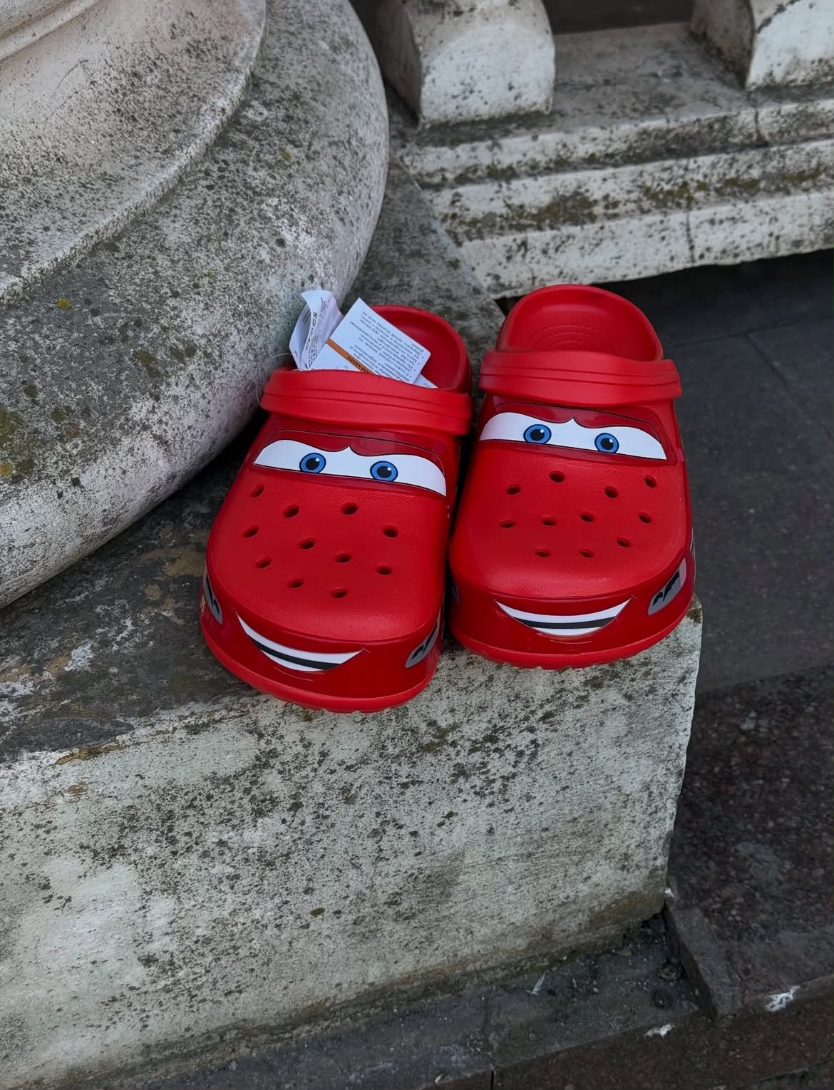 CROCS CLASSIC CLOG LIGHTNING MCQUEEN EDITION