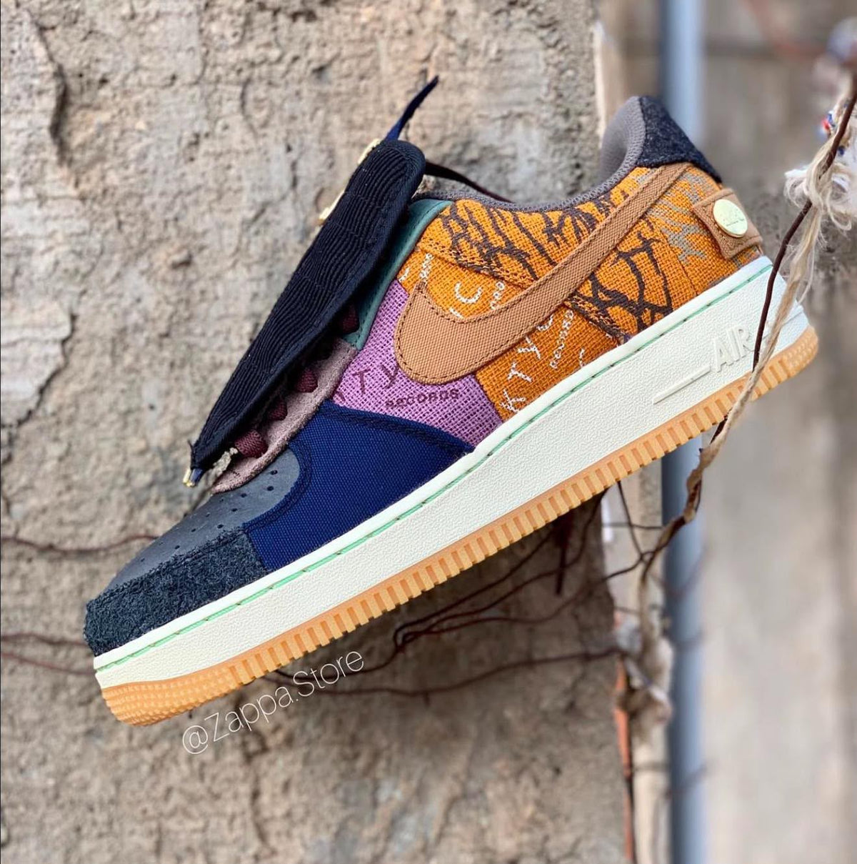 NIKE AIRFORCE 1 LOW X TRAVIS SCOTT CACTUS JACK