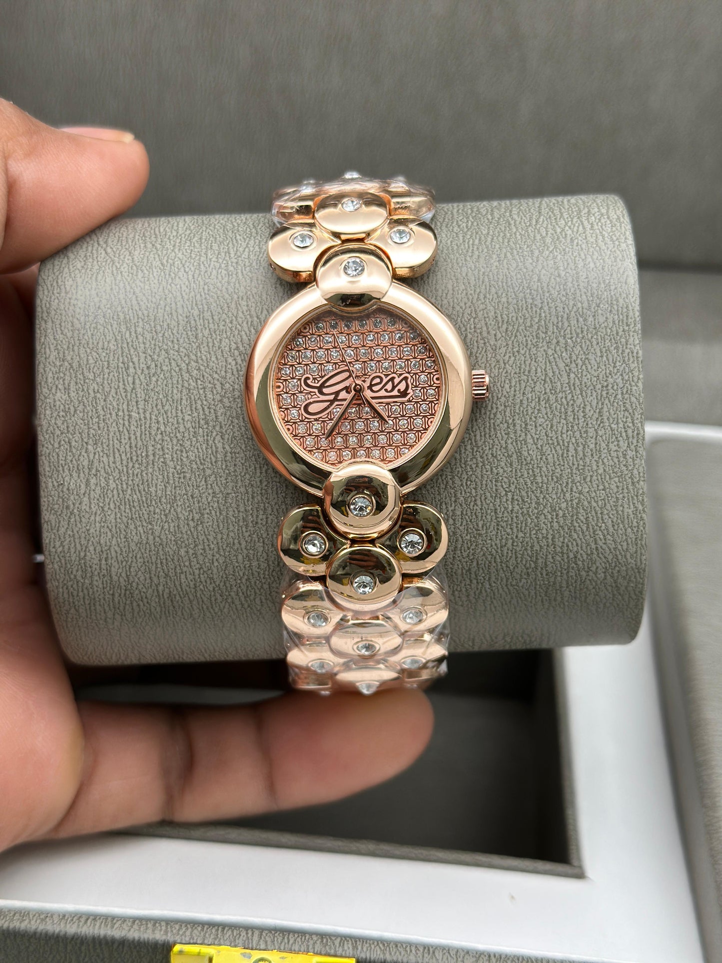 GUESS WATCH
