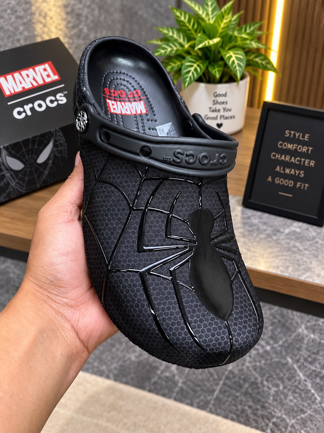 CROCS X  SPIDERMAN BLACK  CLOG