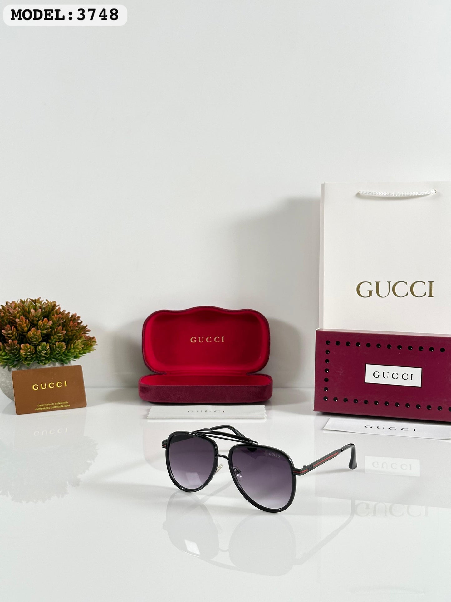 GUCCI SUNGLASSES