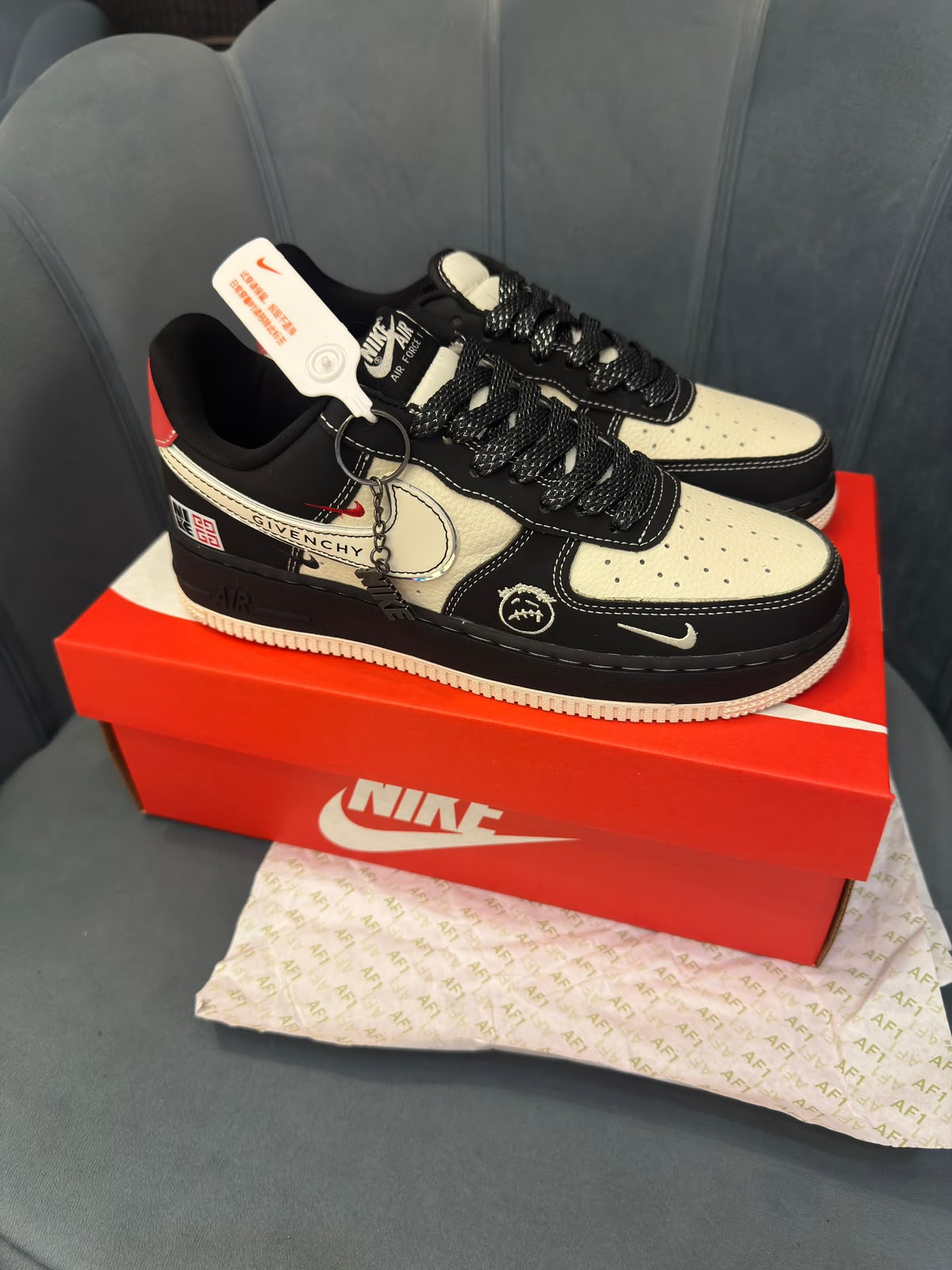 NIKE AIRFORCE CUSTOM X KAWS X GIVENCHY