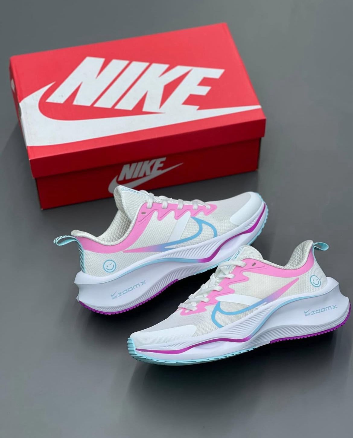 NIKE ZOOM X SMILEY