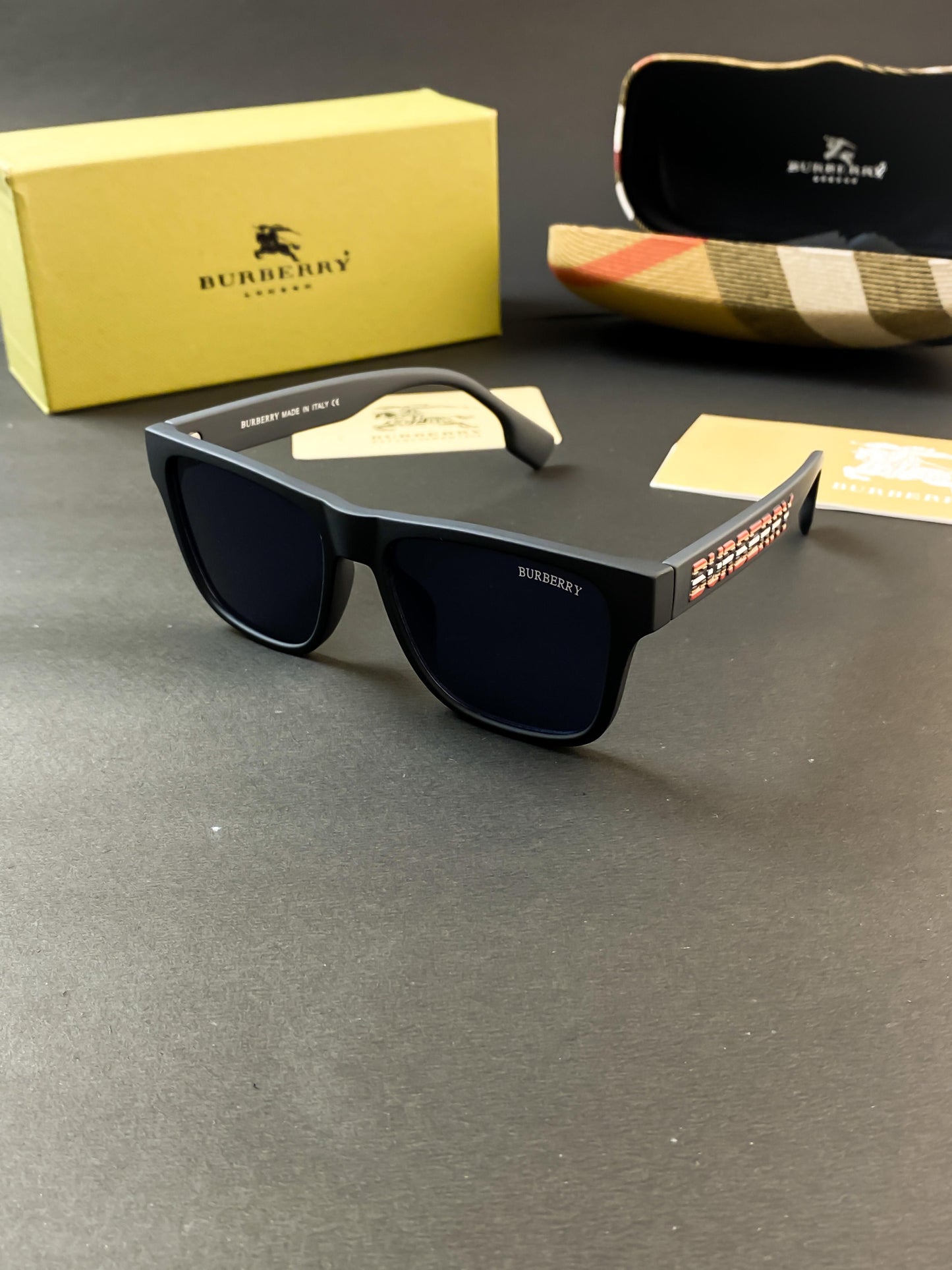 BURBERRY SUNGLASS