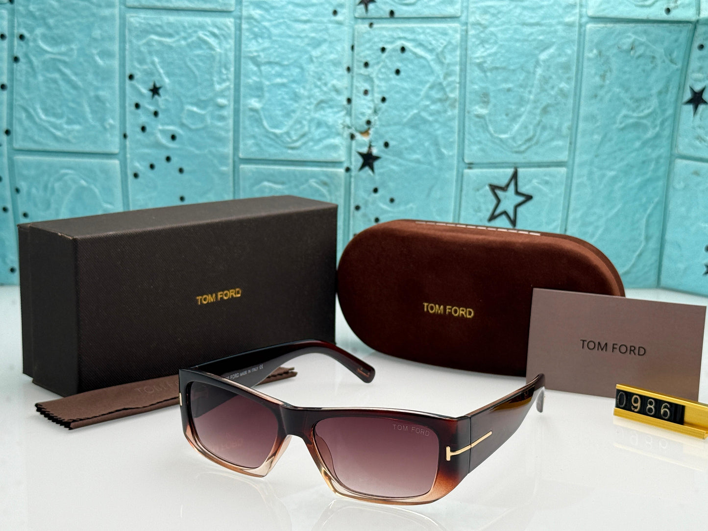 TOM FORD