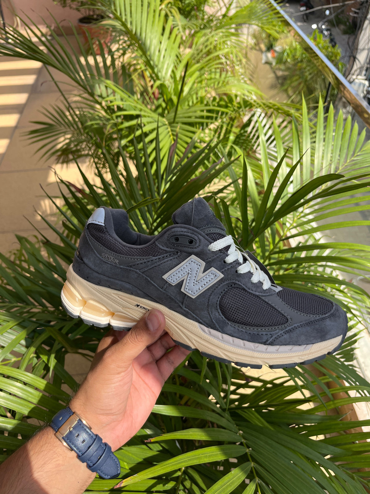 NEW BALANCE 2002 R