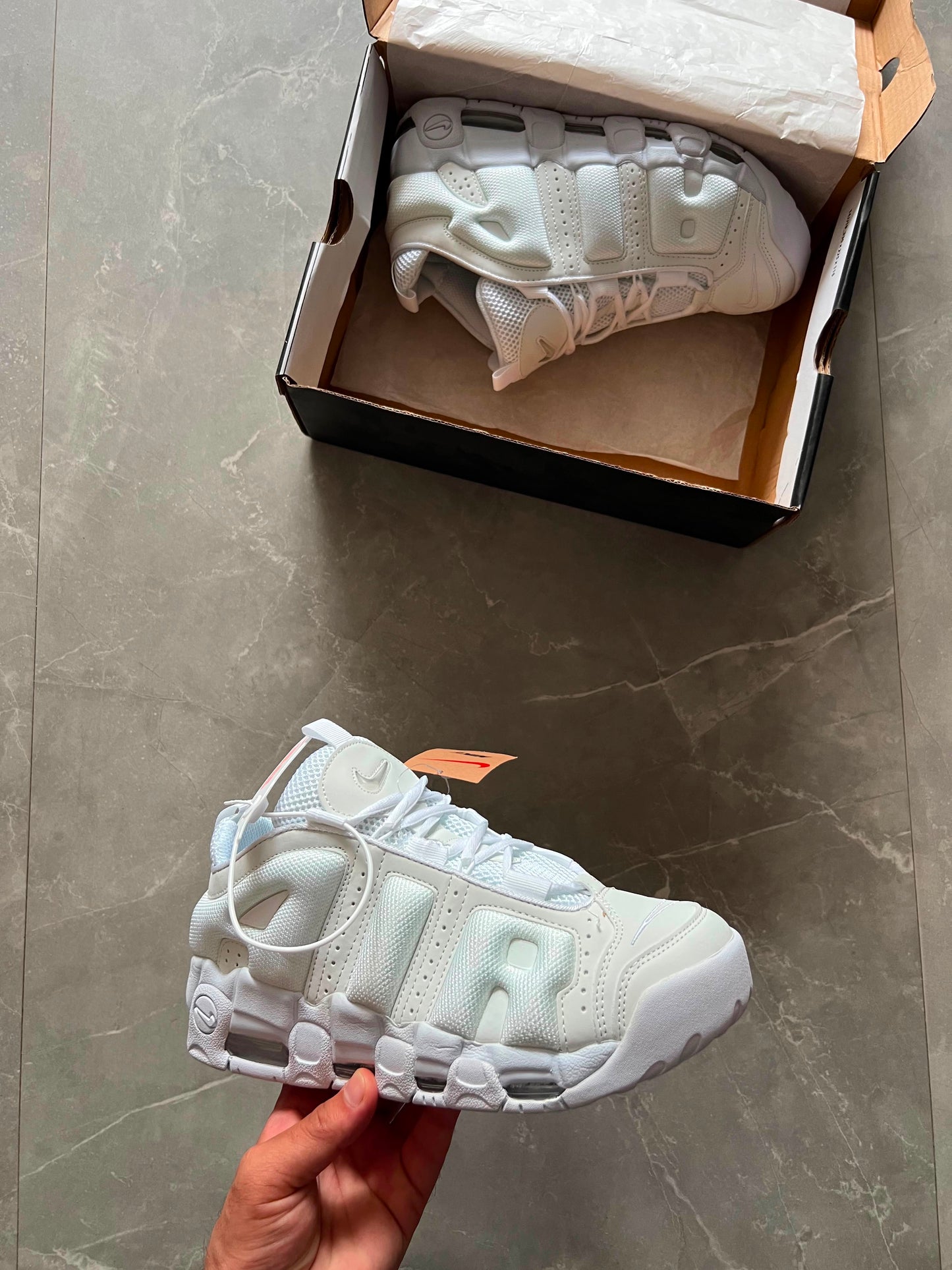 NIKE AIR  UPTEMPO 2026
