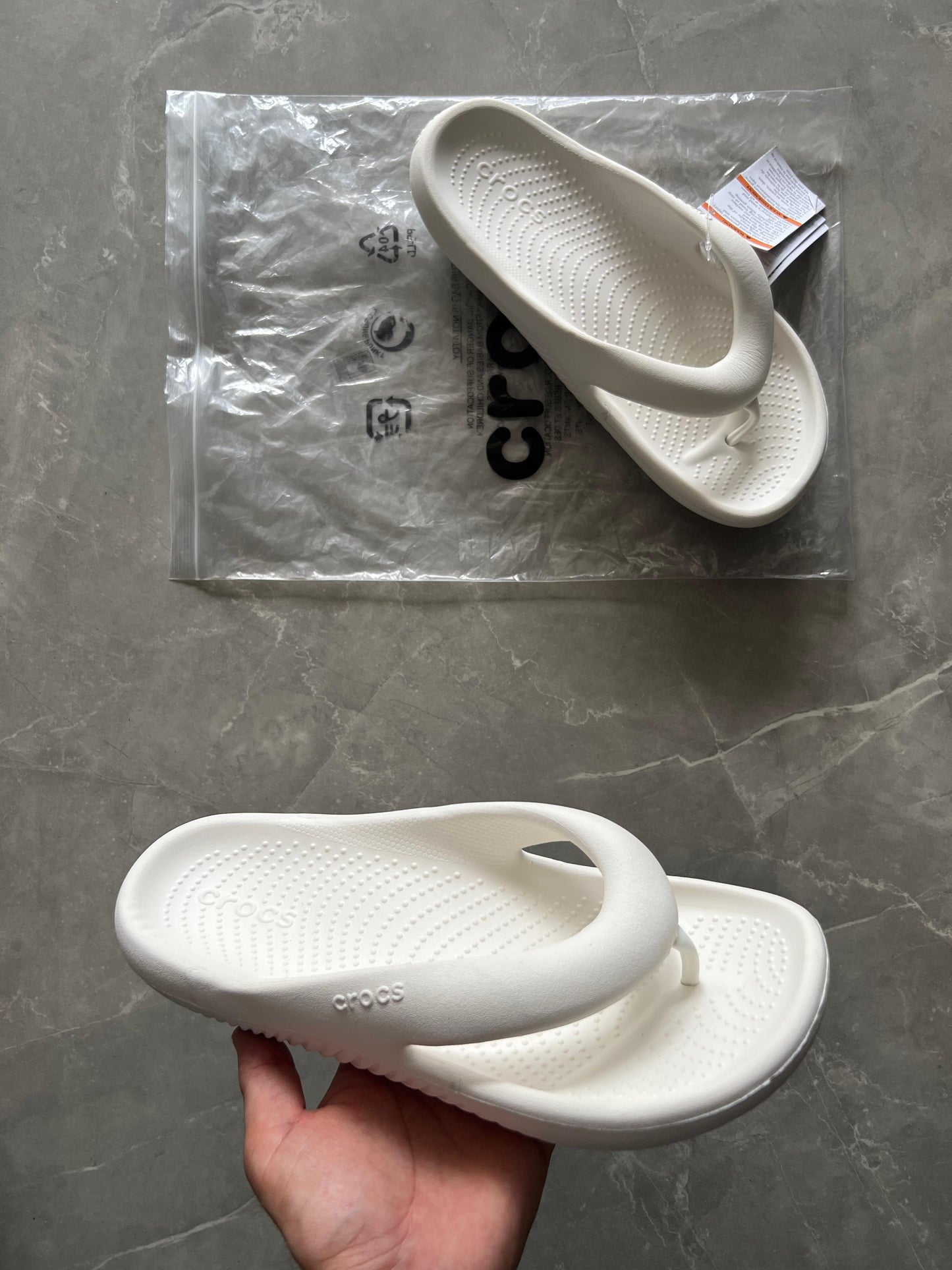 CROCS SLIDES