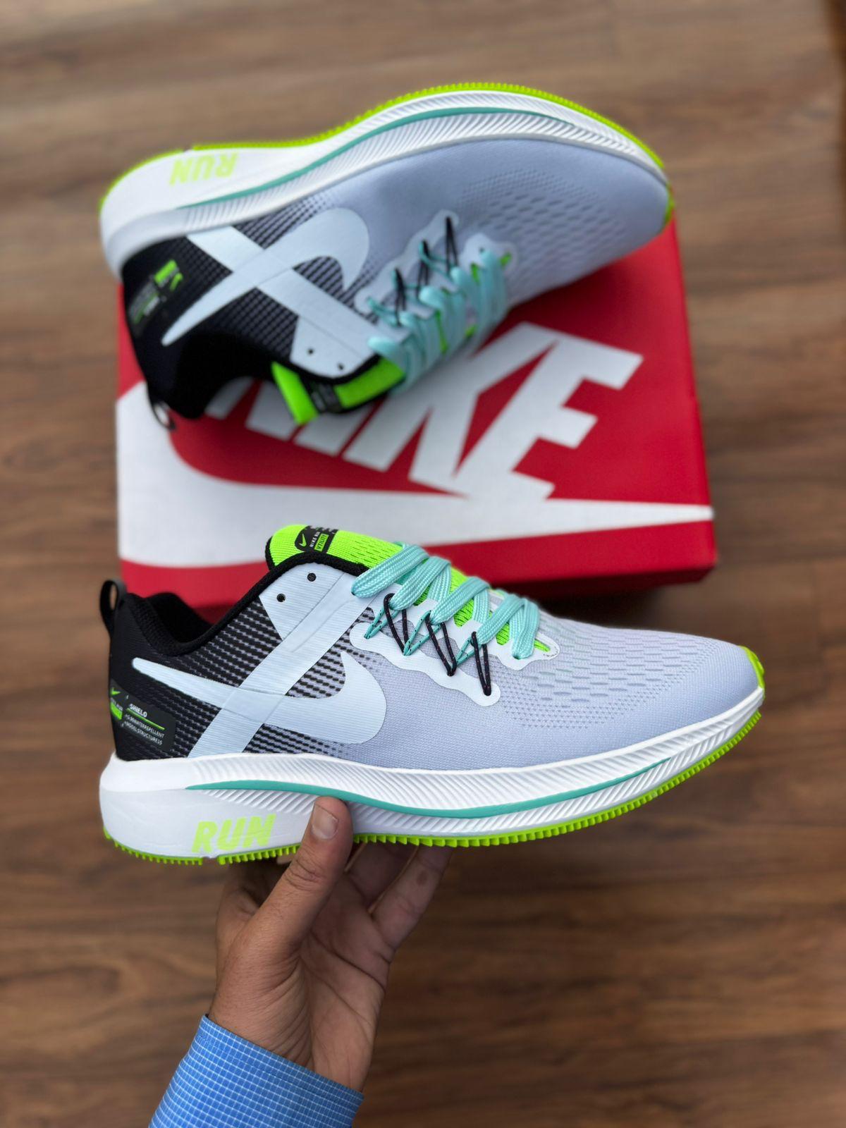 NIKE ZOOM RUN