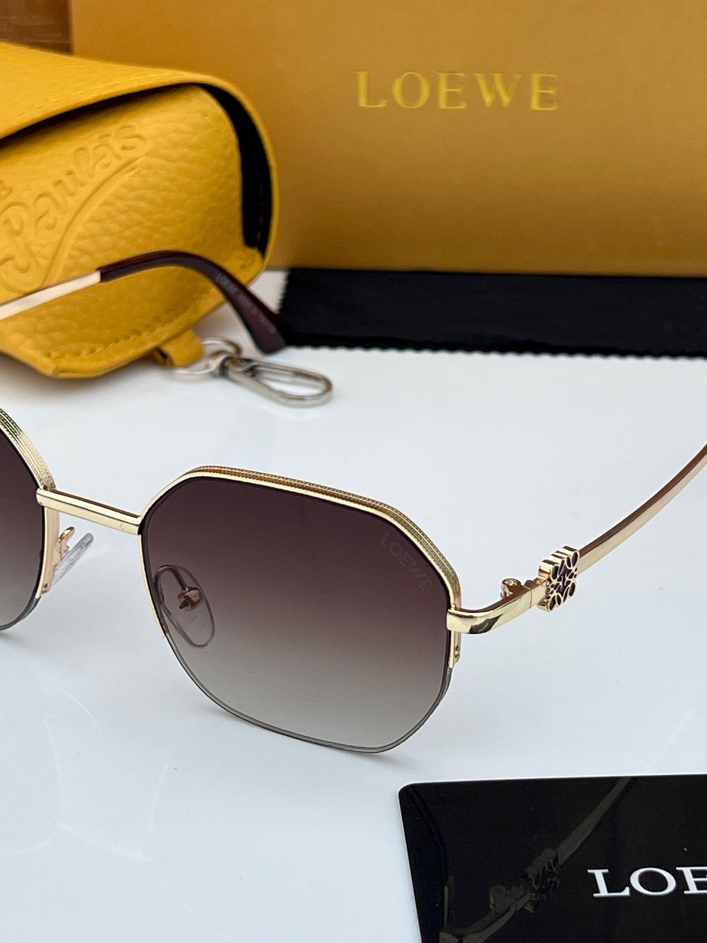 LOEWE SUNGLASS