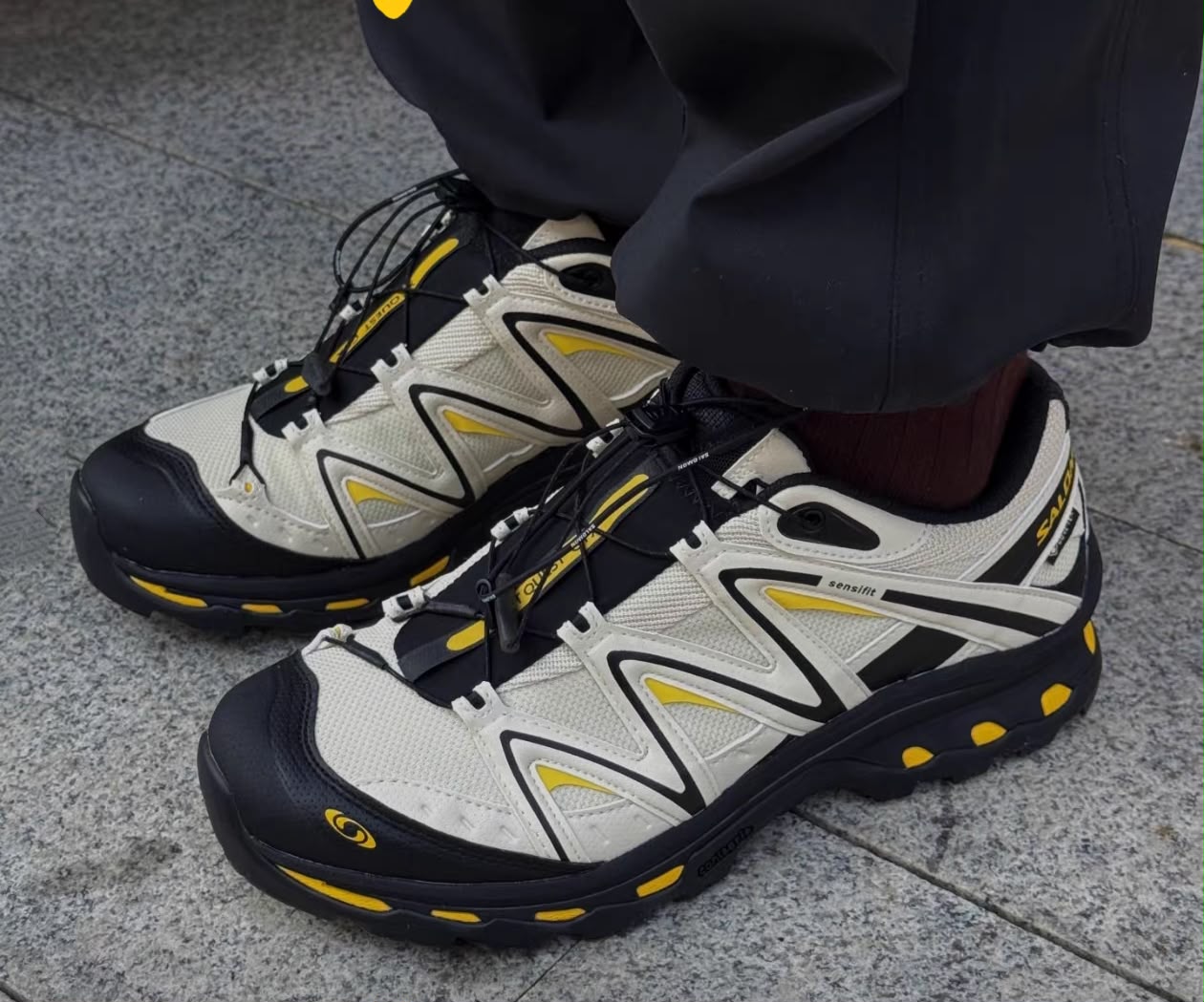 SALMON XT QUEST WHITE BLACK YELLOW