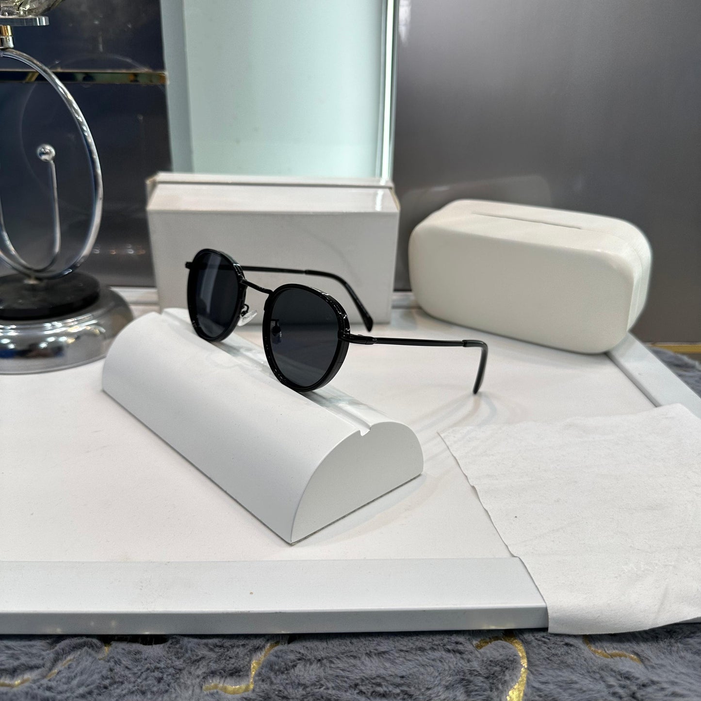 DAVID BECKHAM SUNGLASS