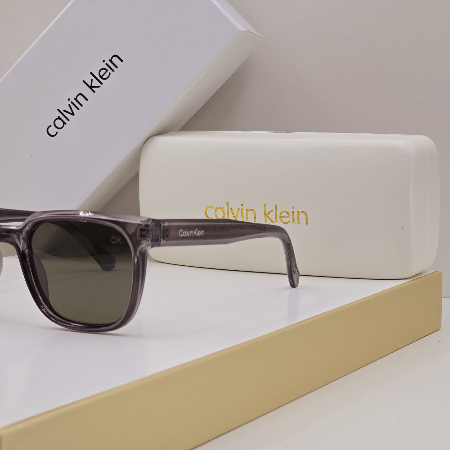 CALVIN KLEIN SUNGLASS