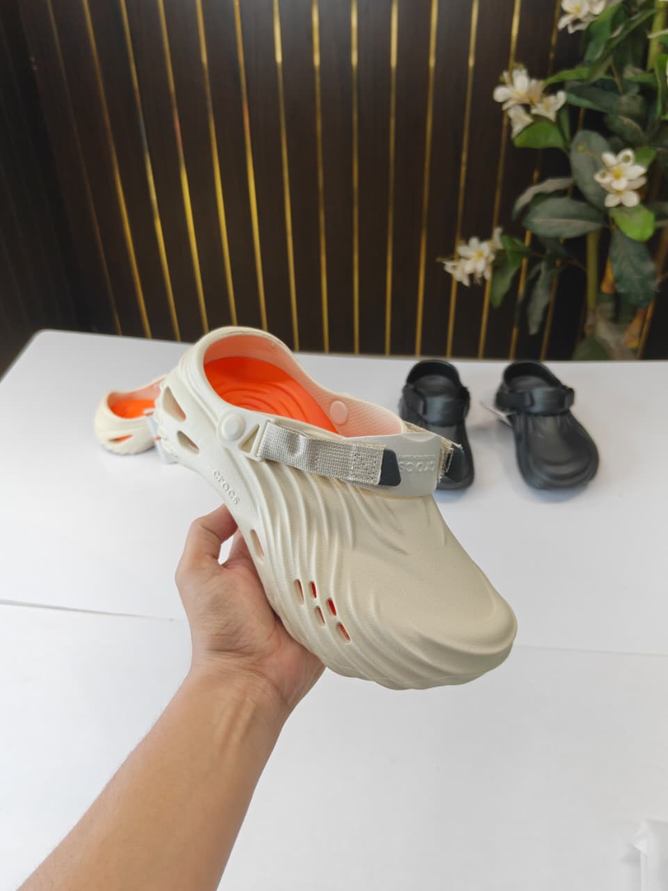 CROCS ECHO WAVE CLOG
