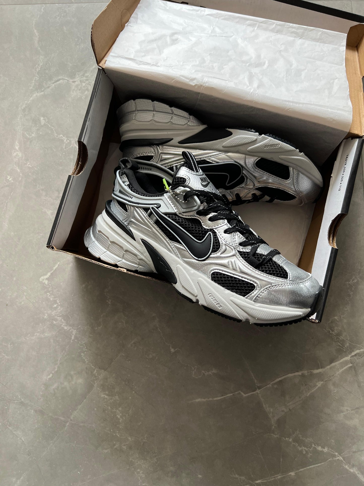 NIKE RUN V2K 2026