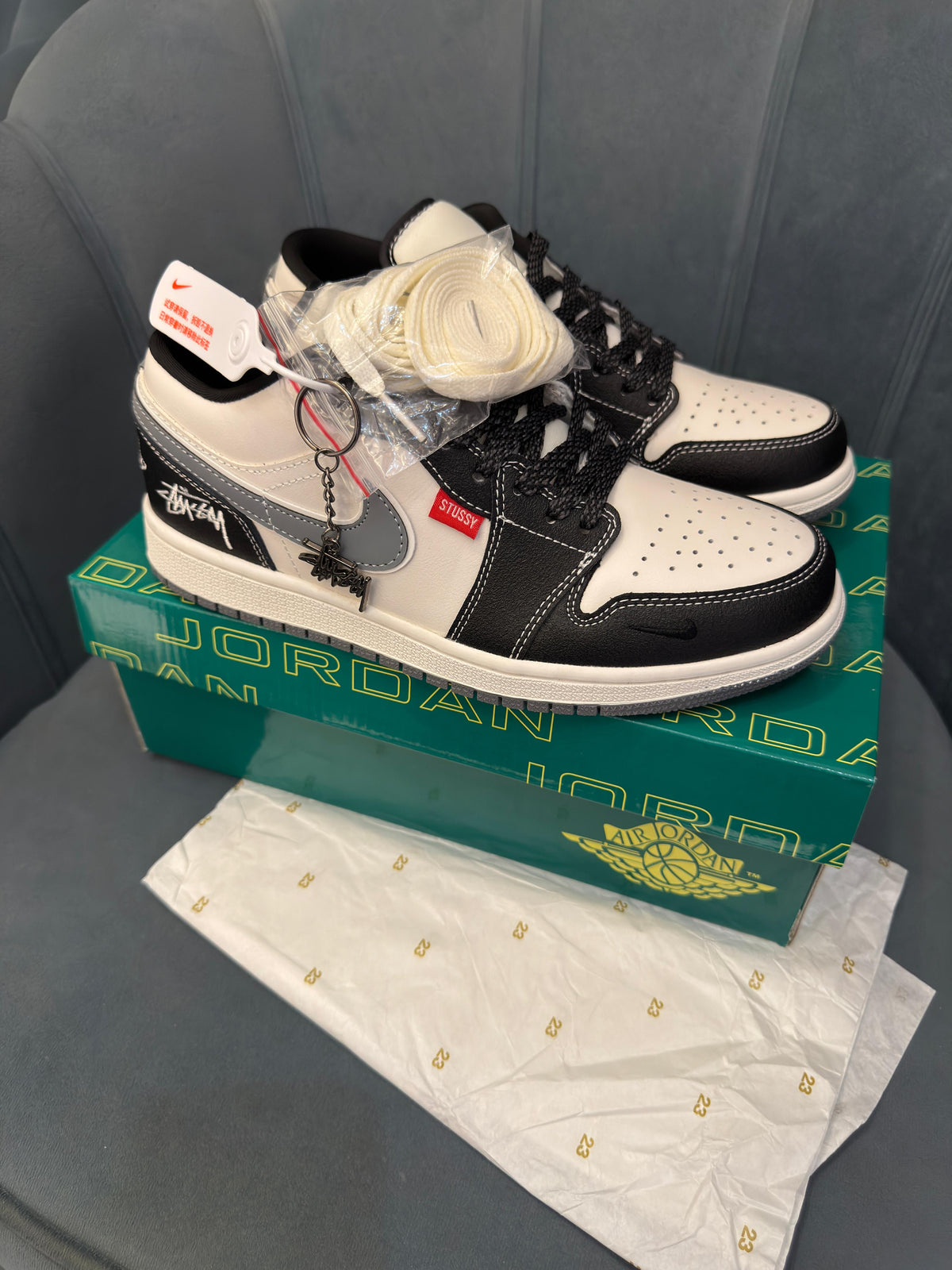 AIR JORDANS RETRO 1 X STUSSY BLACK GREY