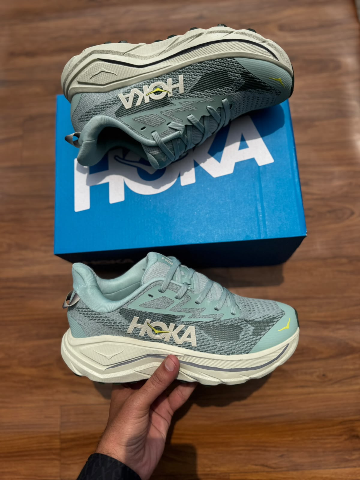HOKA CHALLENGER 8