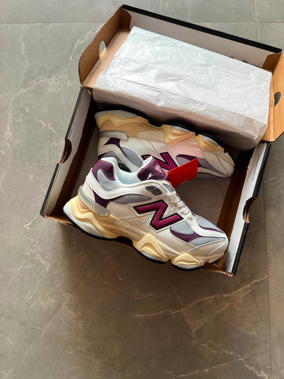 NEW BALANCE 9060