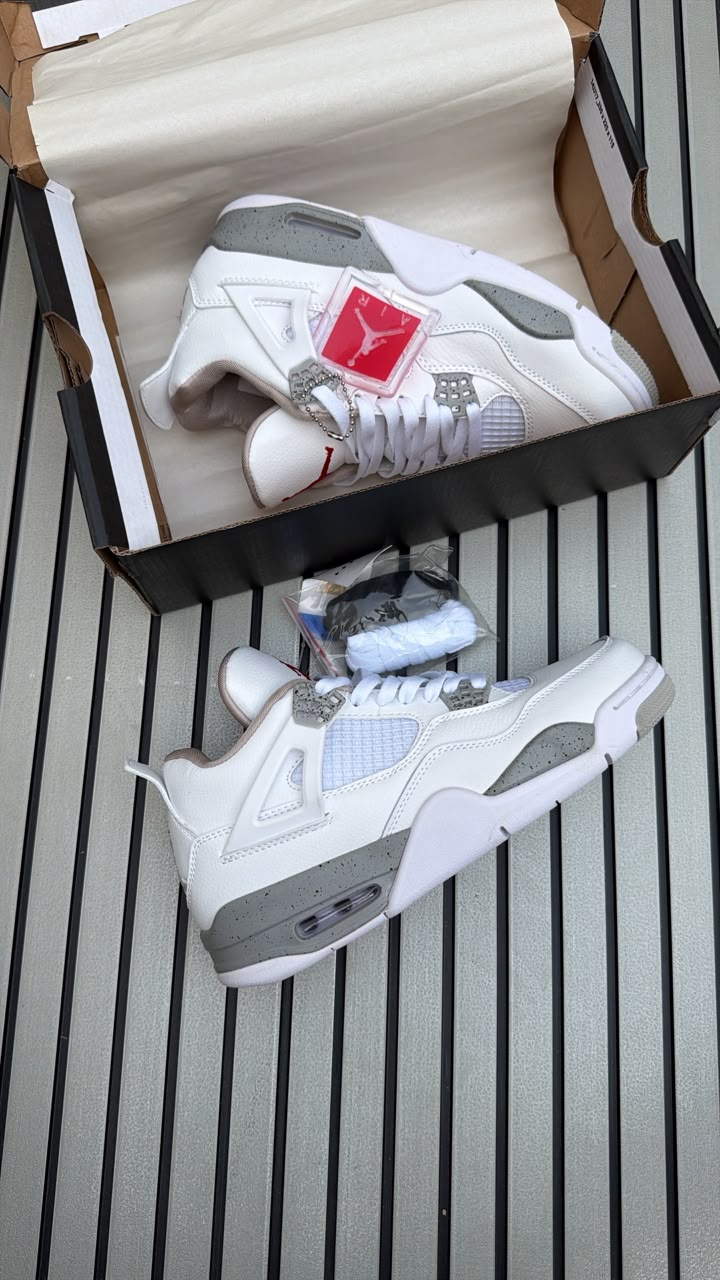 AIR JORDAN RETRO 4