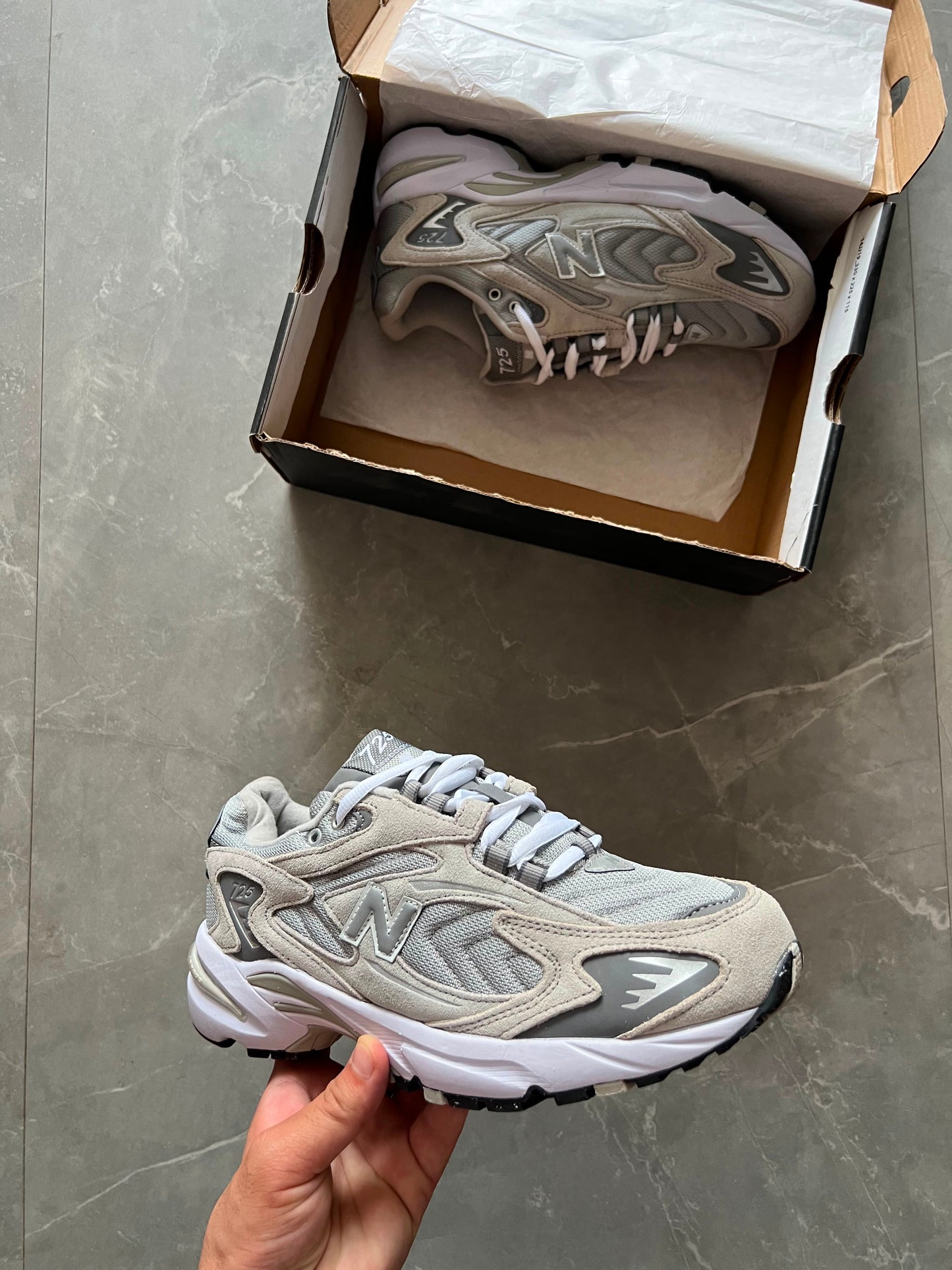 NEW BALANCE 725