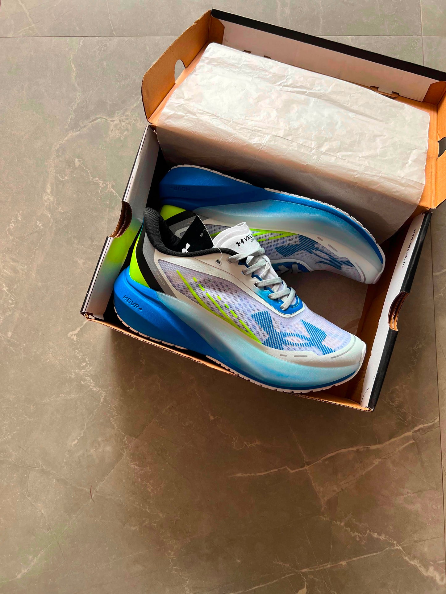UNDER ARMOUR VELOCITI