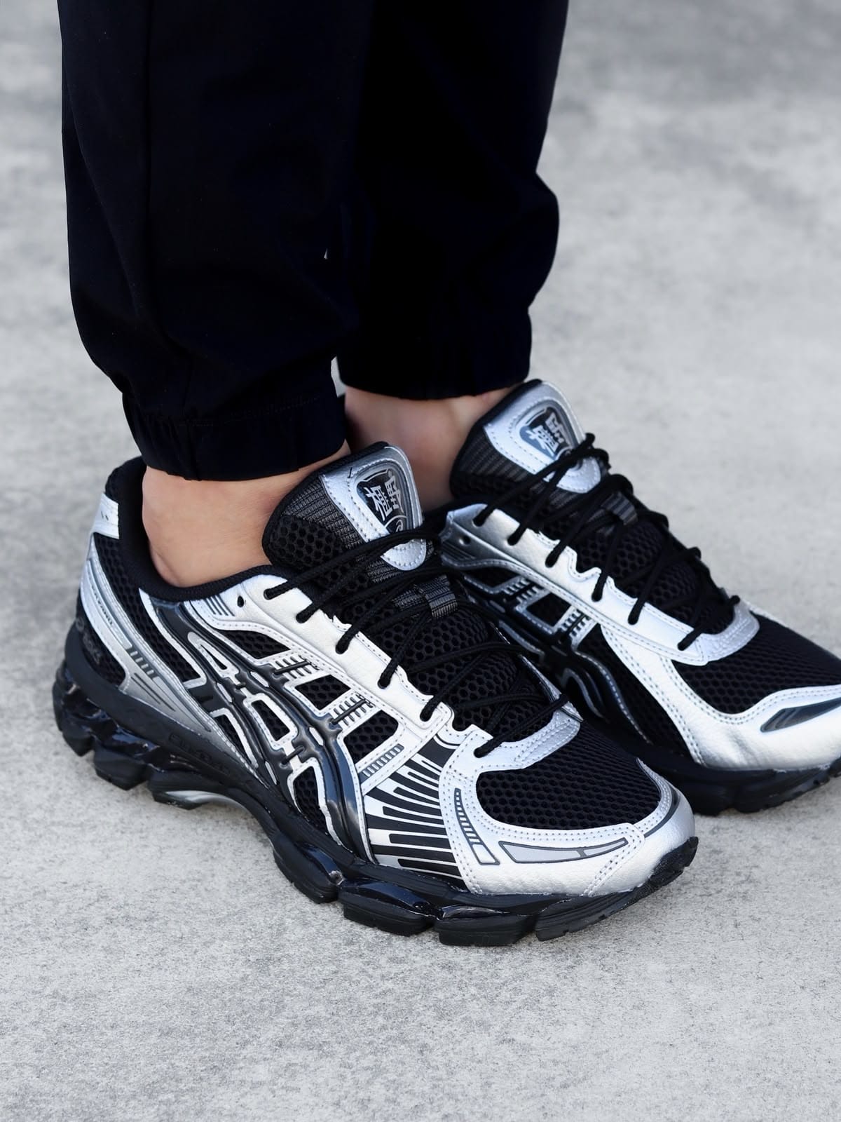 ASICS  GEL NIMBUS 12. 1 KITH METALLIC BLACK
