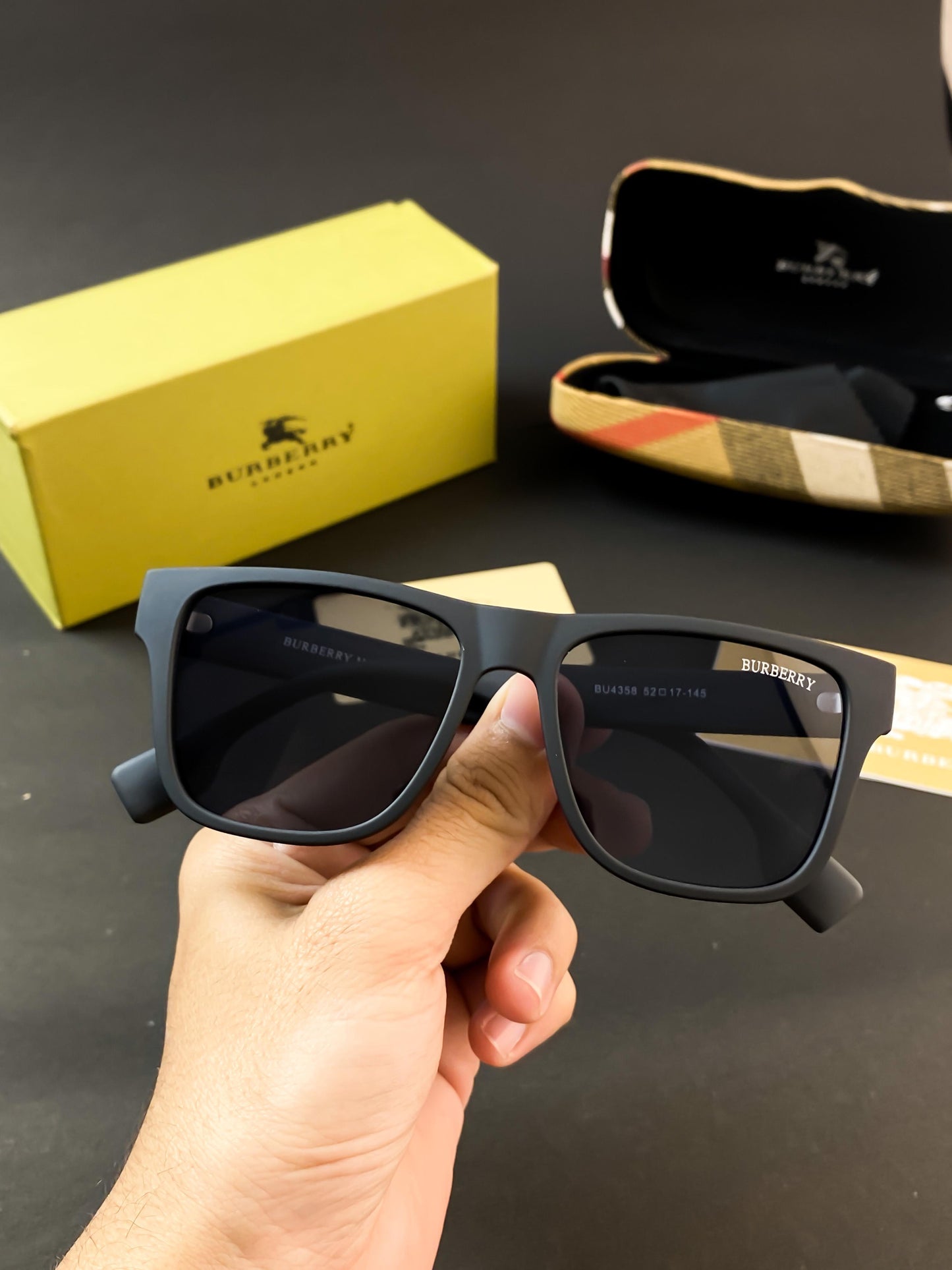 BURBERRY SUNGLASS