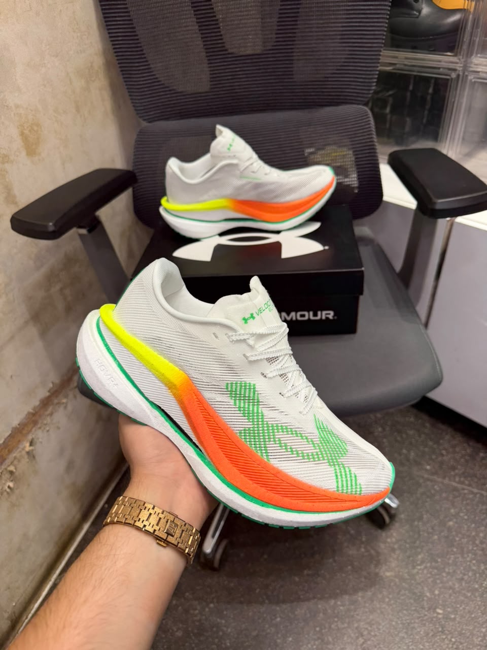 UNDER ARMOUR VELOCITY ELITE  RUNNING SHOE