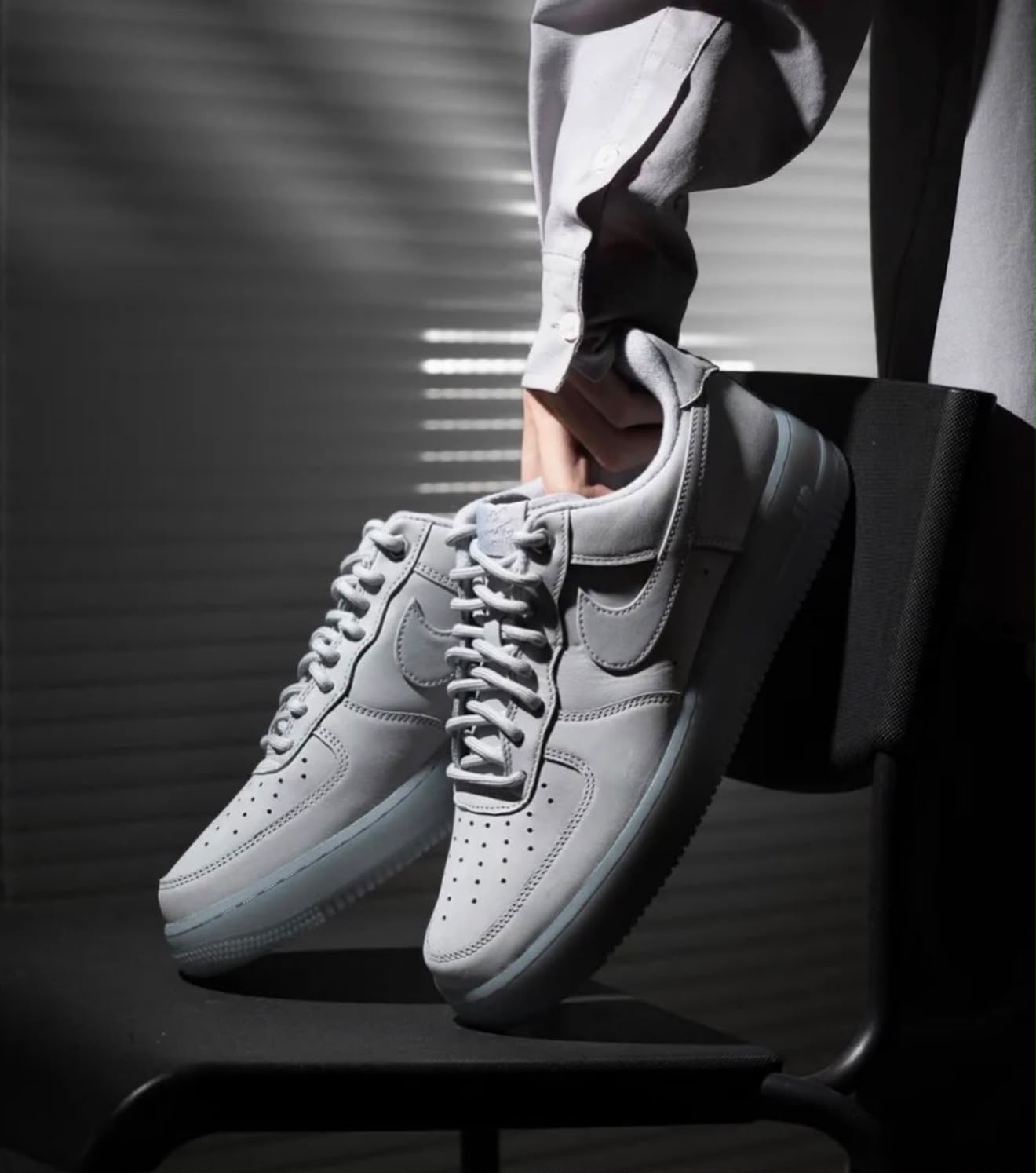 NIKE AIRFORCE 1 07 WOLF GREY
