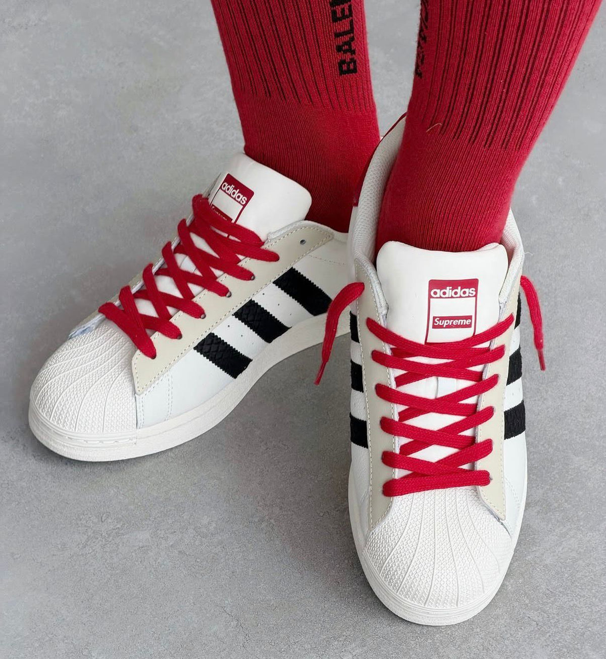 ADIDAS ORIGINAL SUPERSTAR WHITE BLACK RED STUSSY X SUPREME