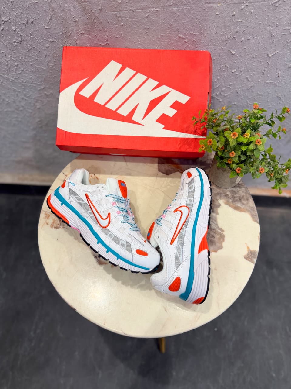 NIKE P 6000 TRAINER WHITE RED BLUE