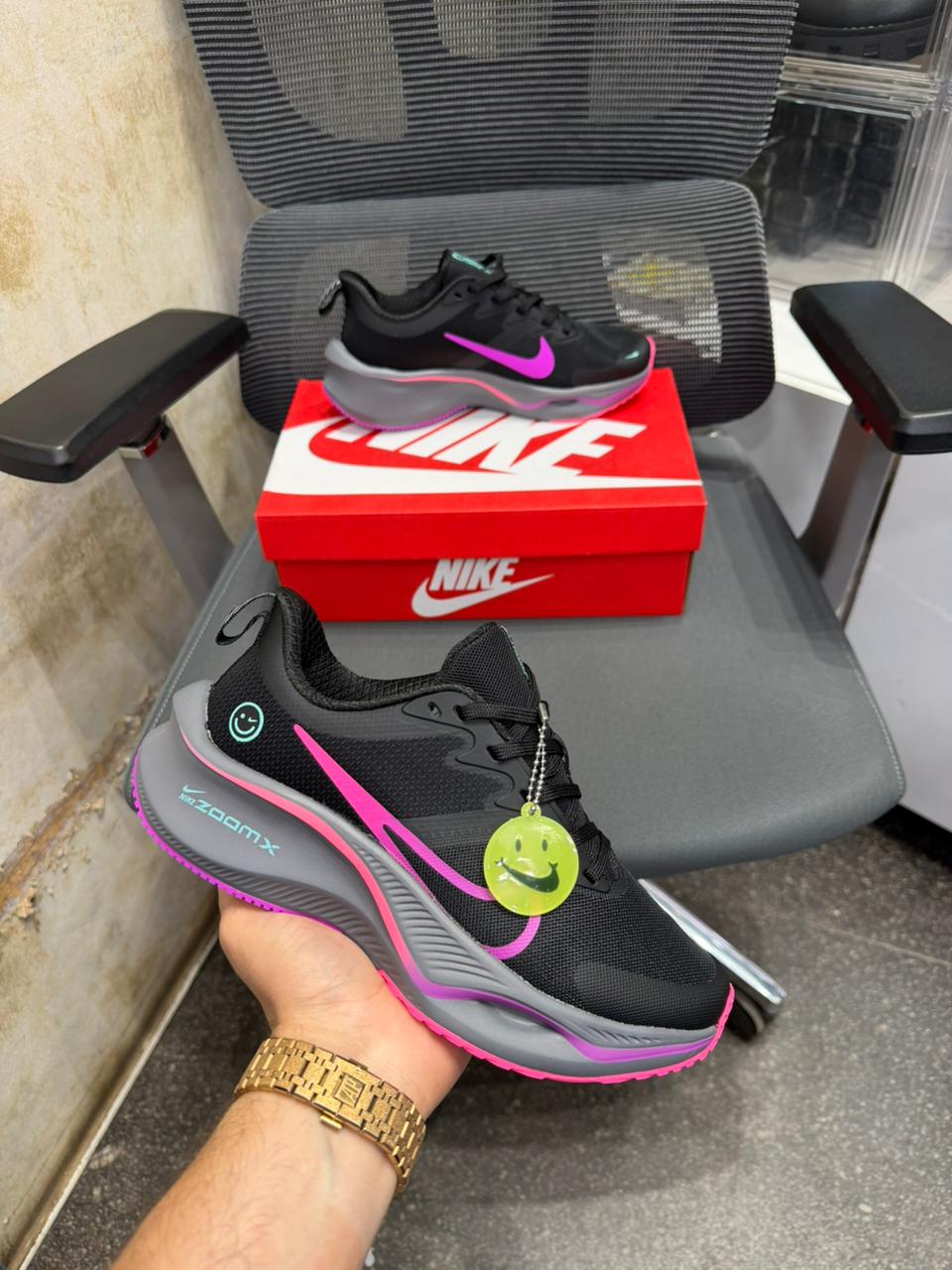 NIKE ZOOM X SMILEY