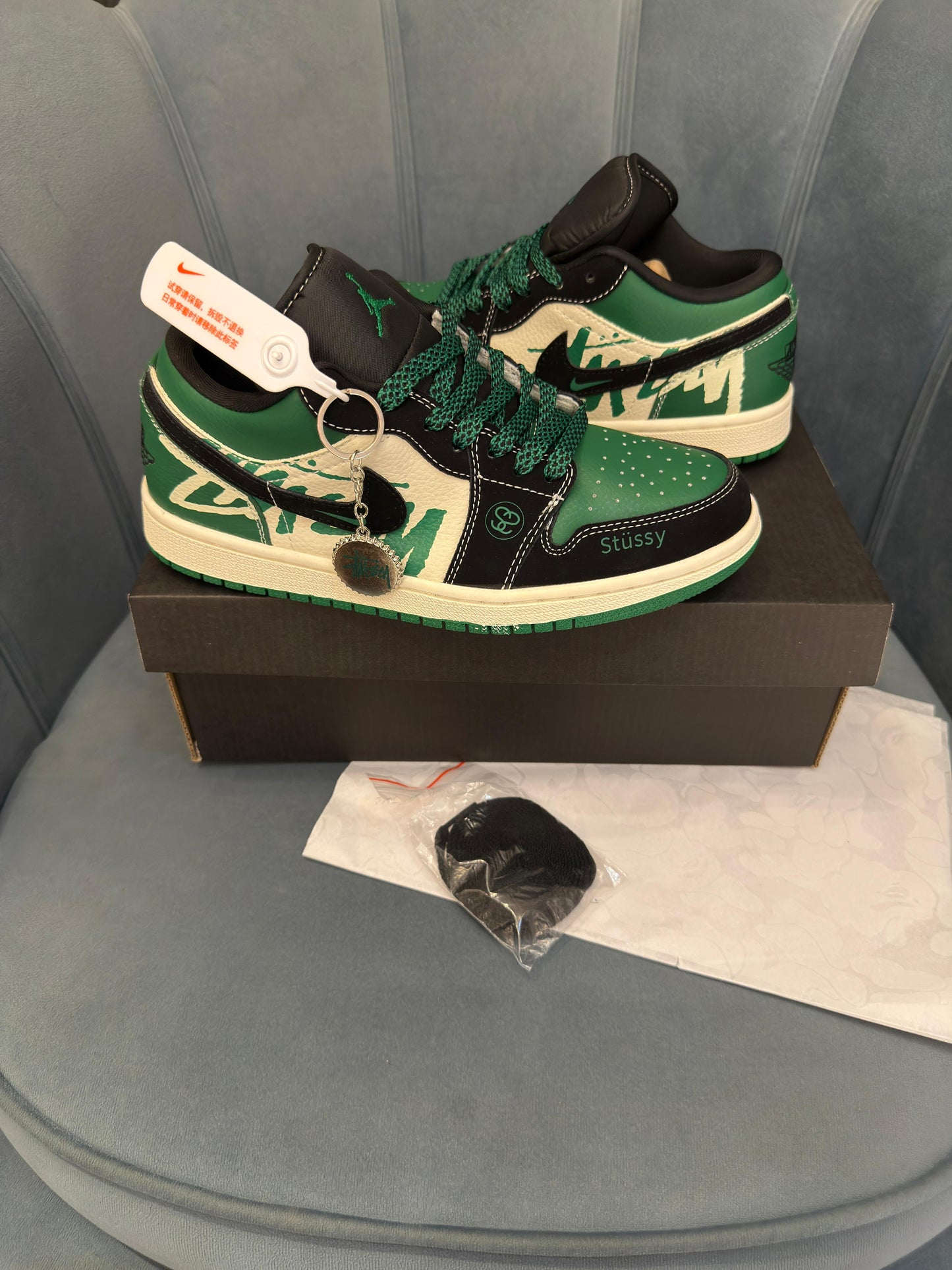 AIR JORDAN RETRO 1 X STUSSY GREEN 2026