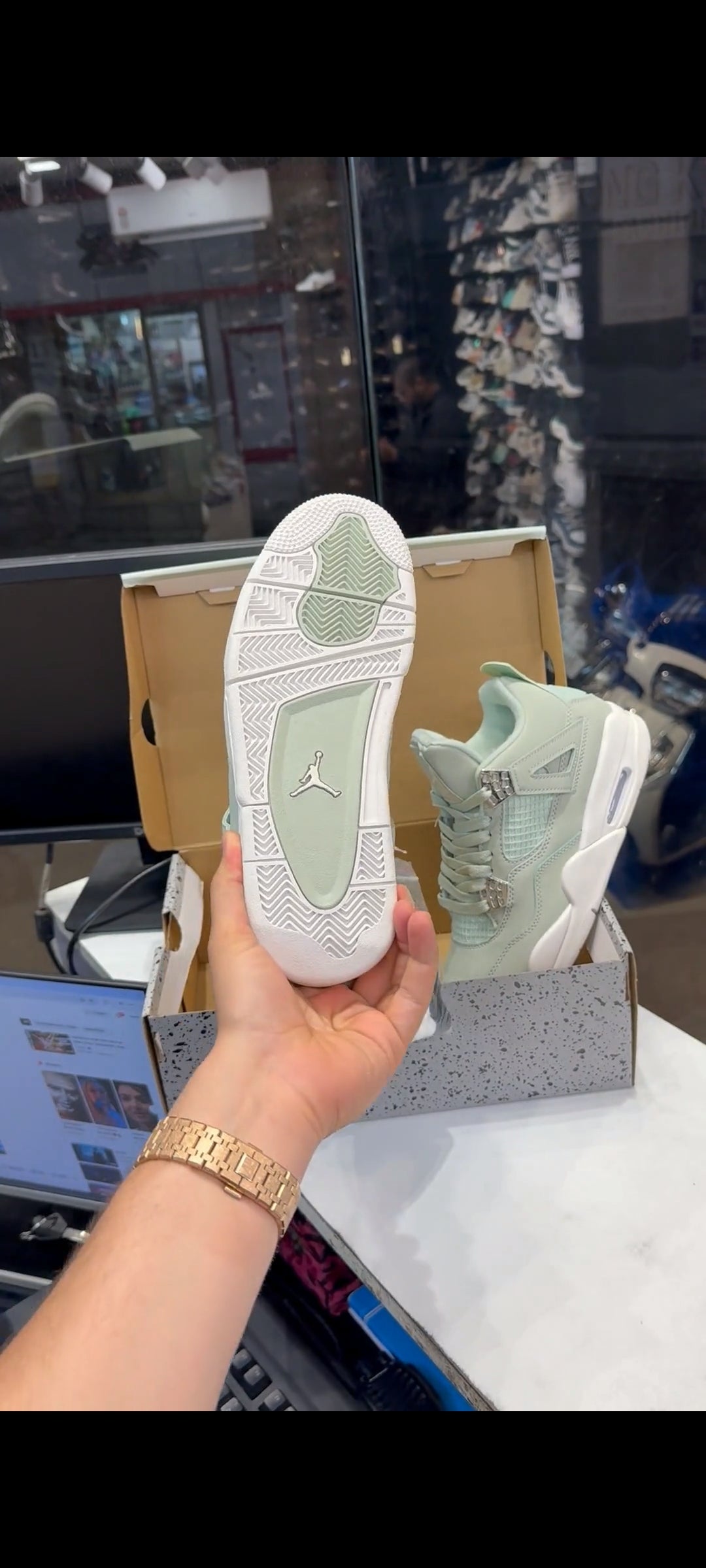 AIR JORDAN 4 ABUNDANCE