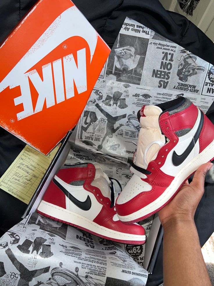 AIR JORDAN 1 HIGH LOST & FOUND U.A