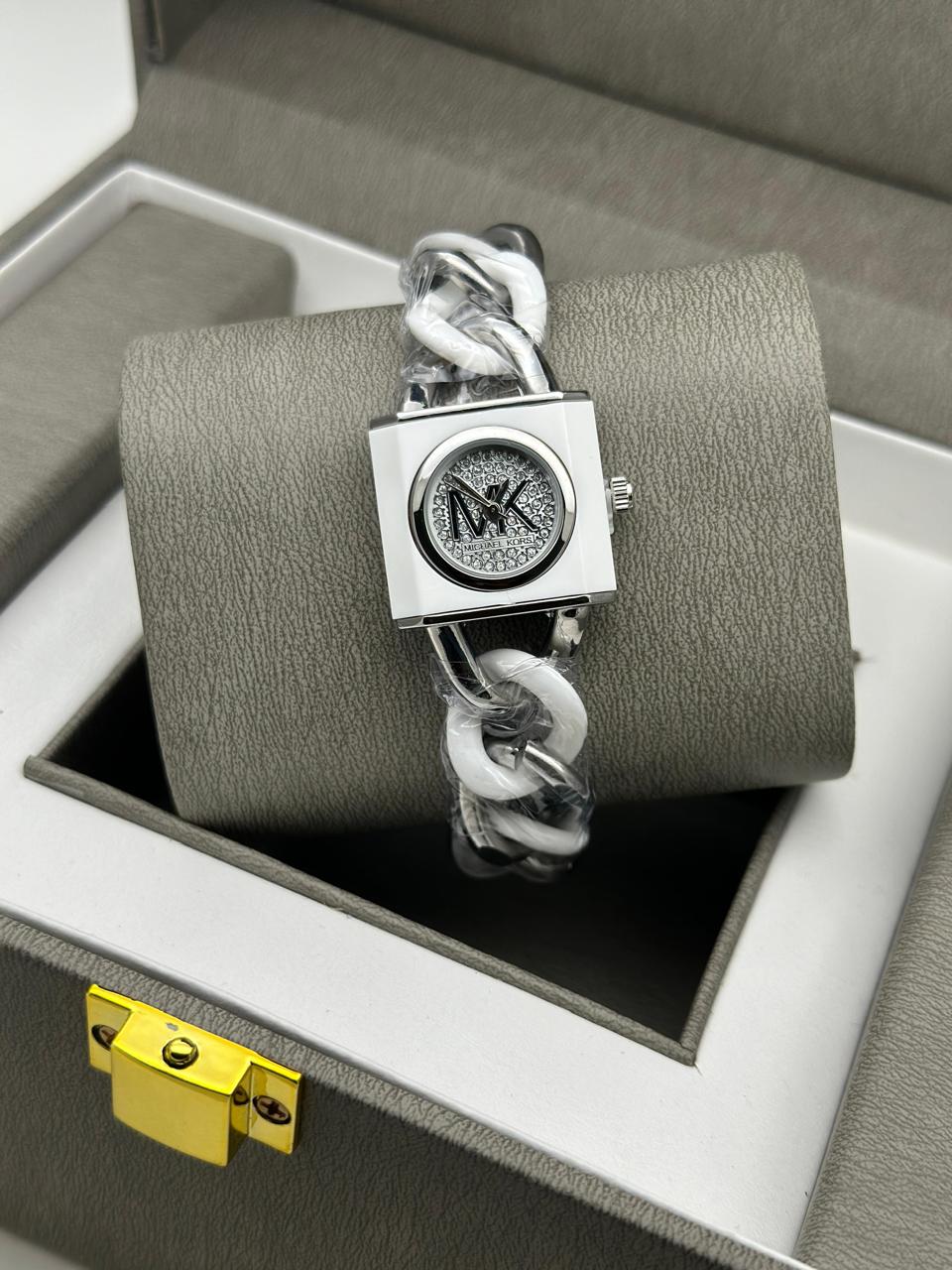 LADIES WATCH