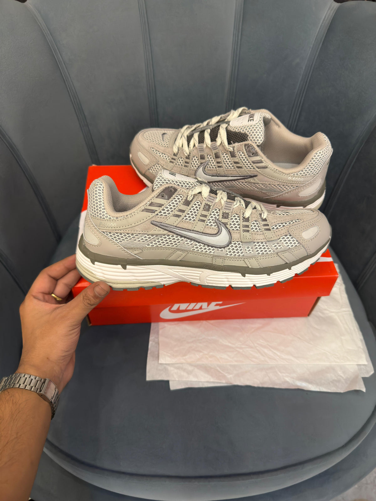 NIKE P 6000 TRAINER METALLIC GREY