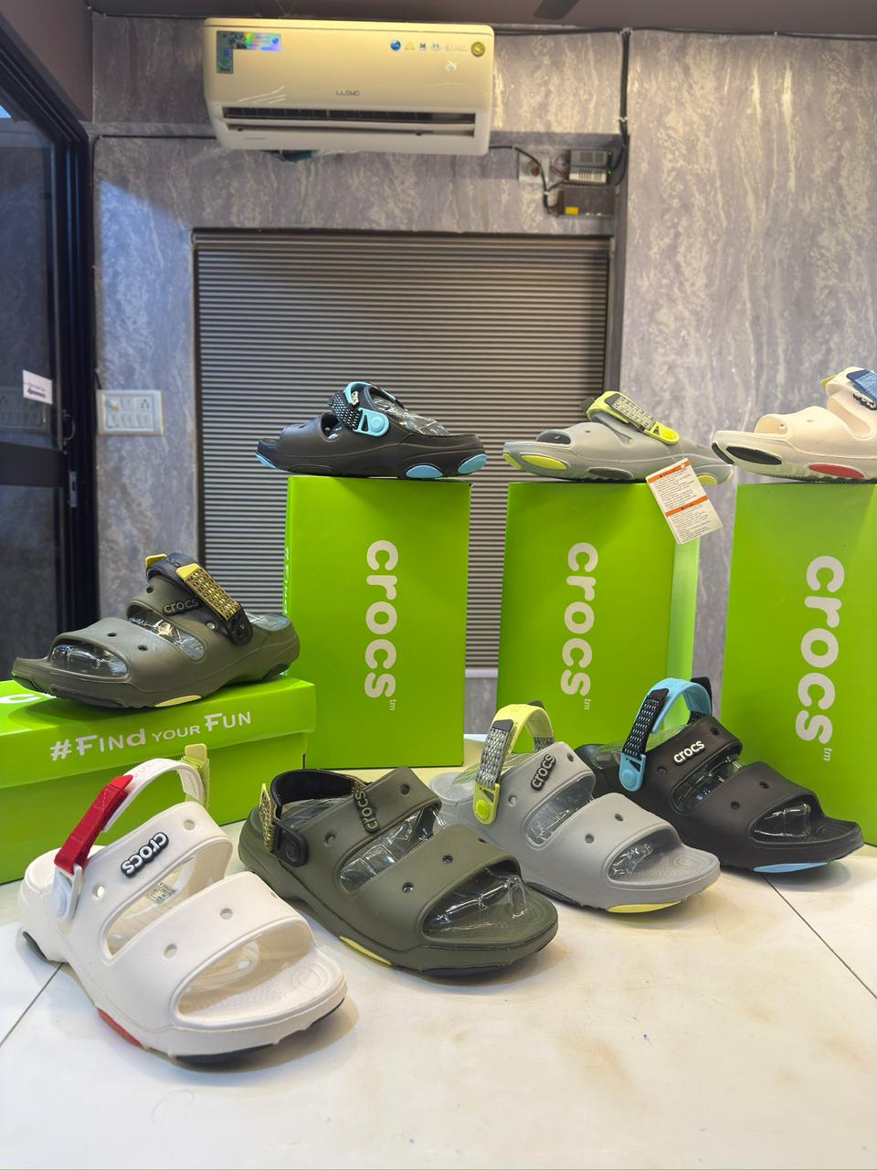 CROCS SANDAL