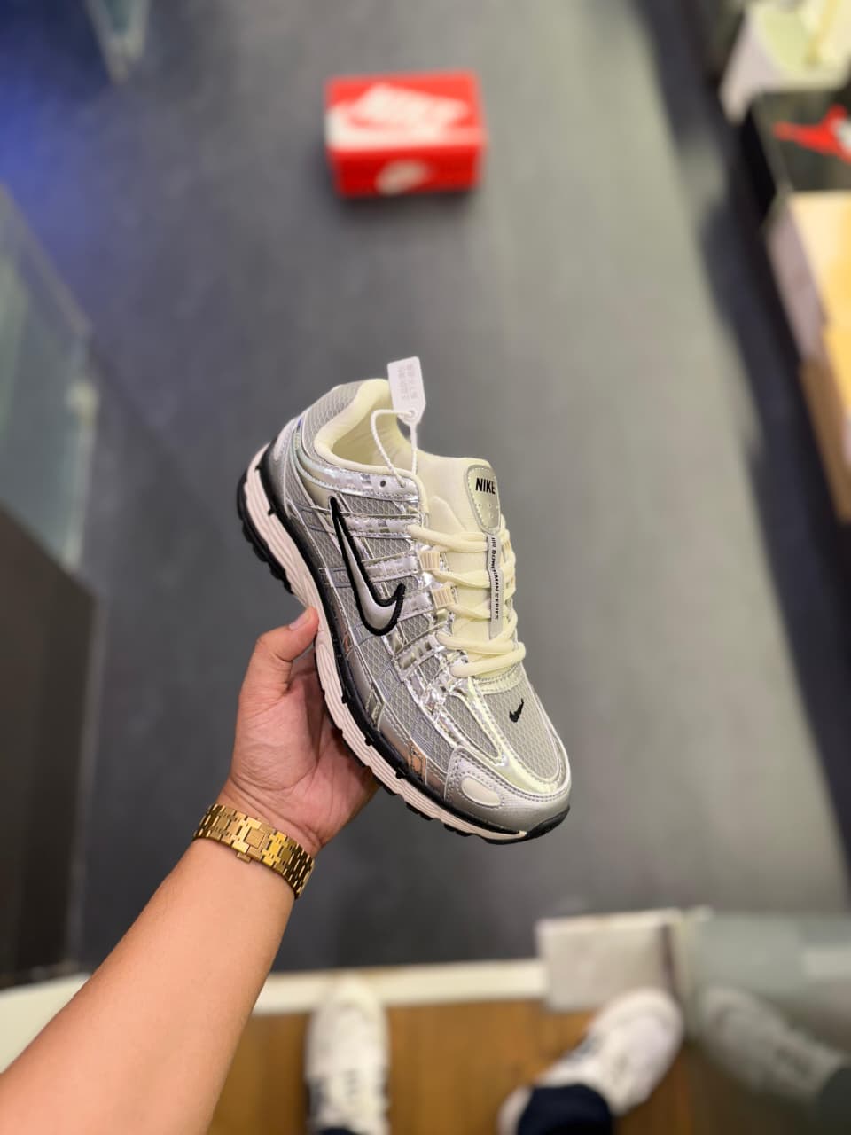 NIKE P 6000 TRAINER METALLIC