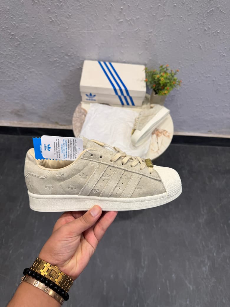 ADIDAS ORIGINALS SUPERSTAR BEIGE ENGRAVED 3 STRIPS FLOWER