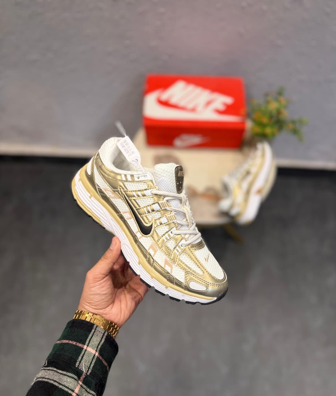 NIKE P 6000 TRAINER METALLIC GOLD