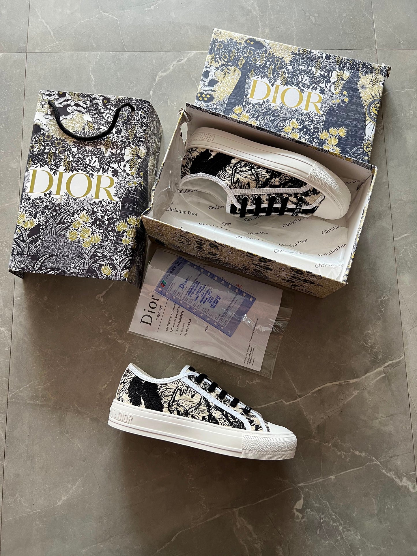 NIKE DIOR