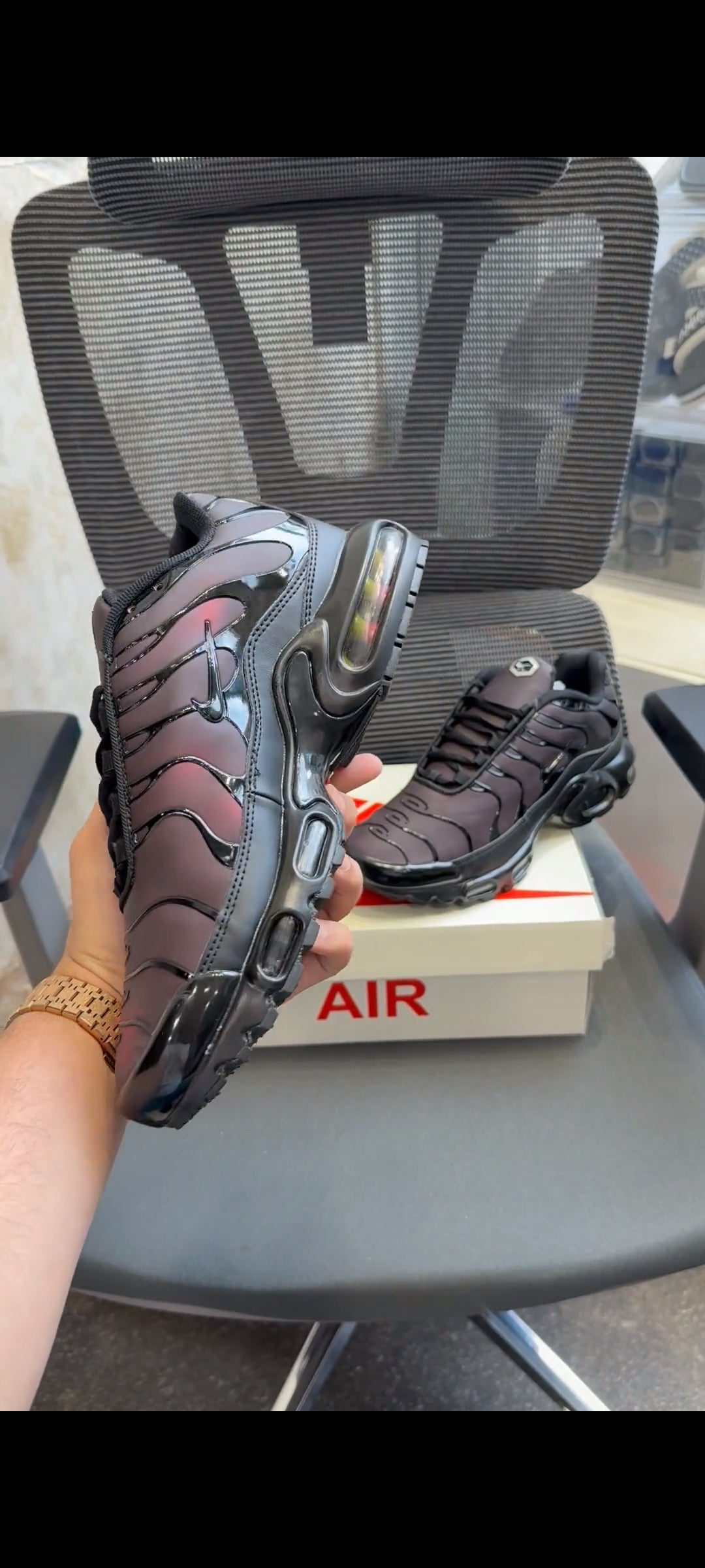 NIKE AIRMAX PLUS REFLECTS HEAT