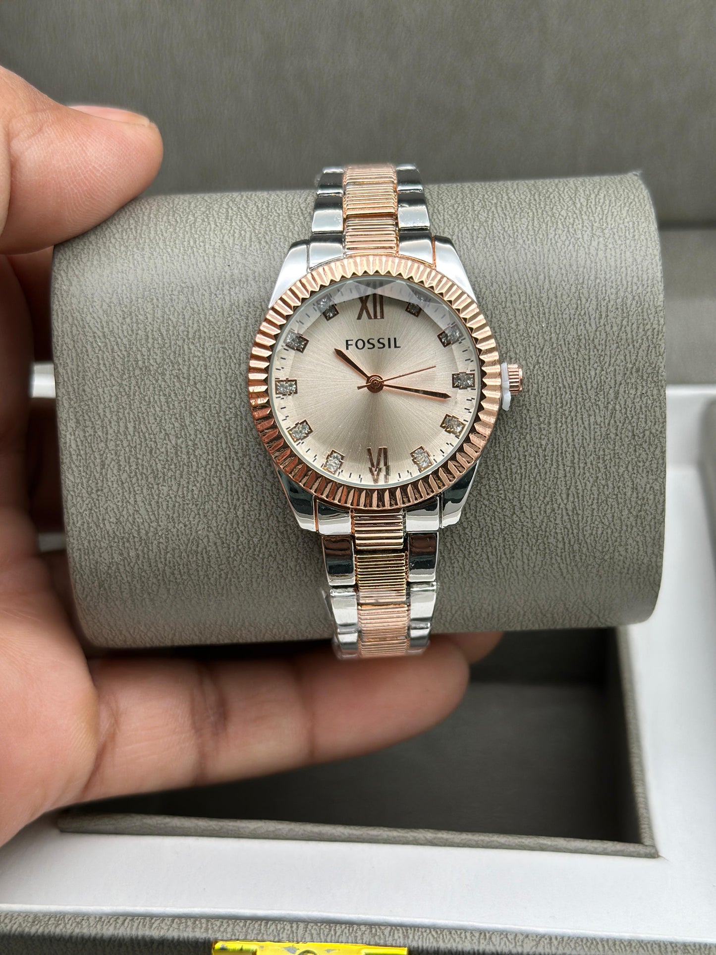 FOSSIL LADIES WATCH