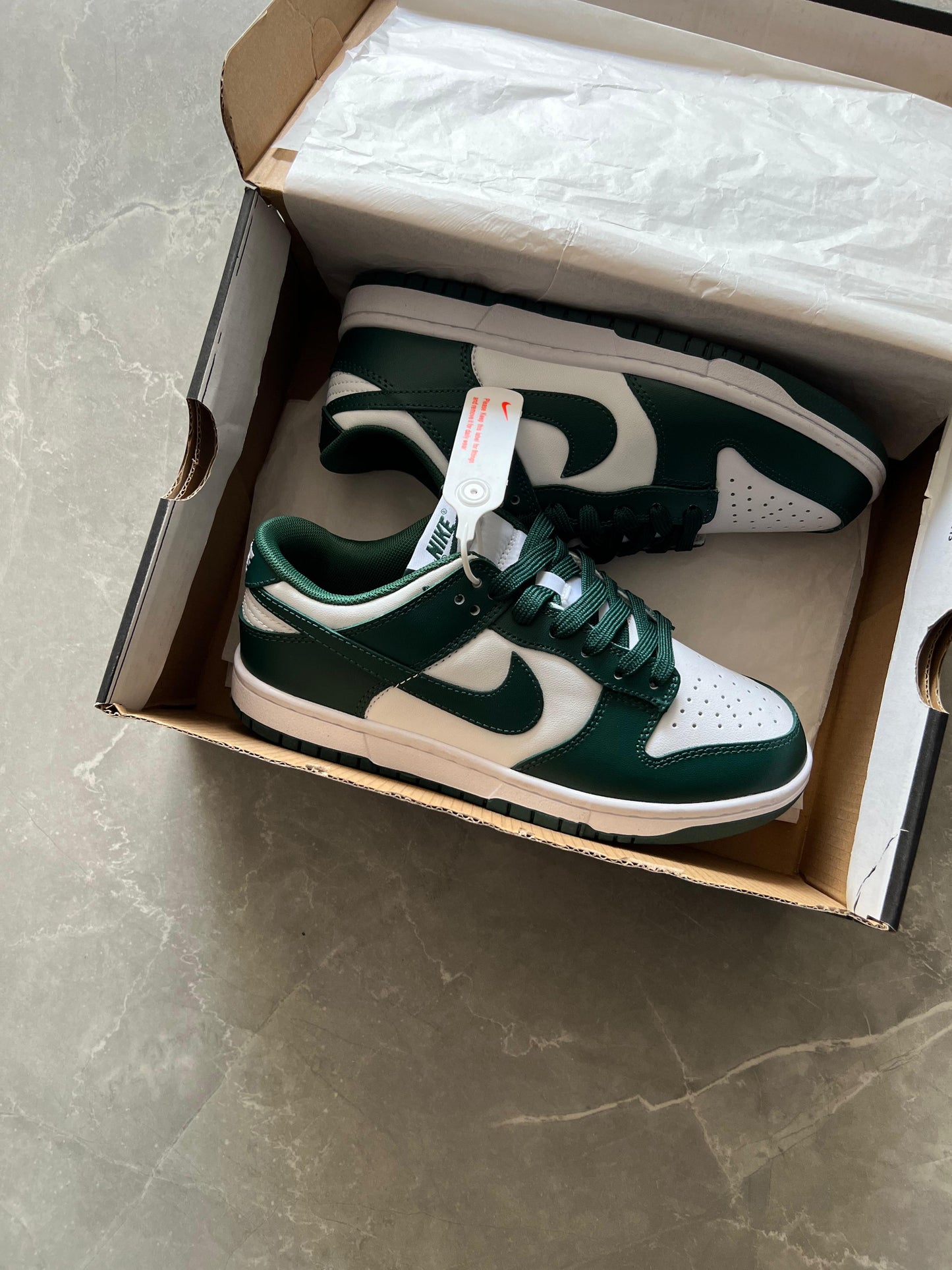 NIKE SB DUNK