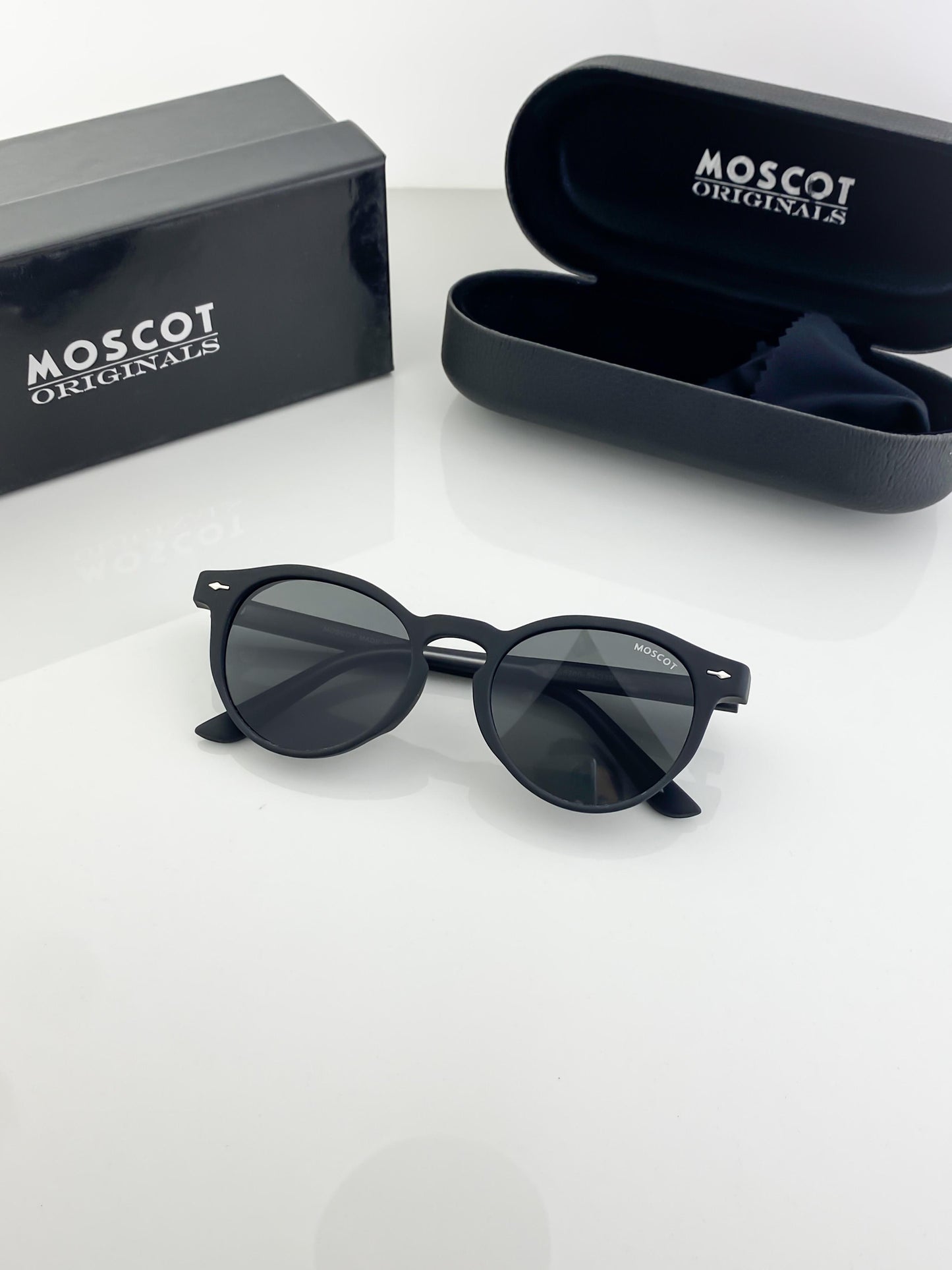 MOSCOT BLACK SUNGLASSES