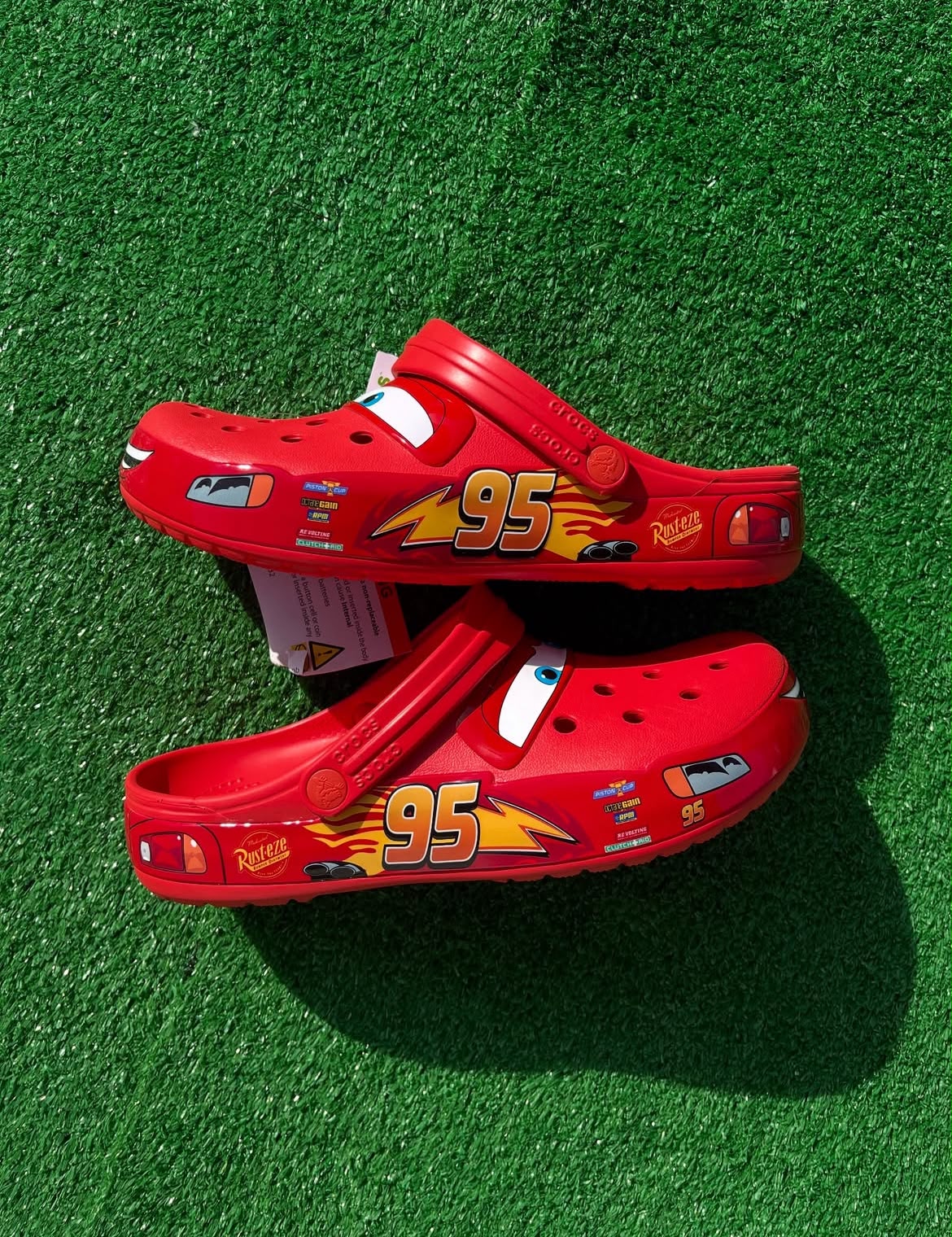 CROCS CLASSIC CLOG LIGHTNING MCQUEEN EDITION